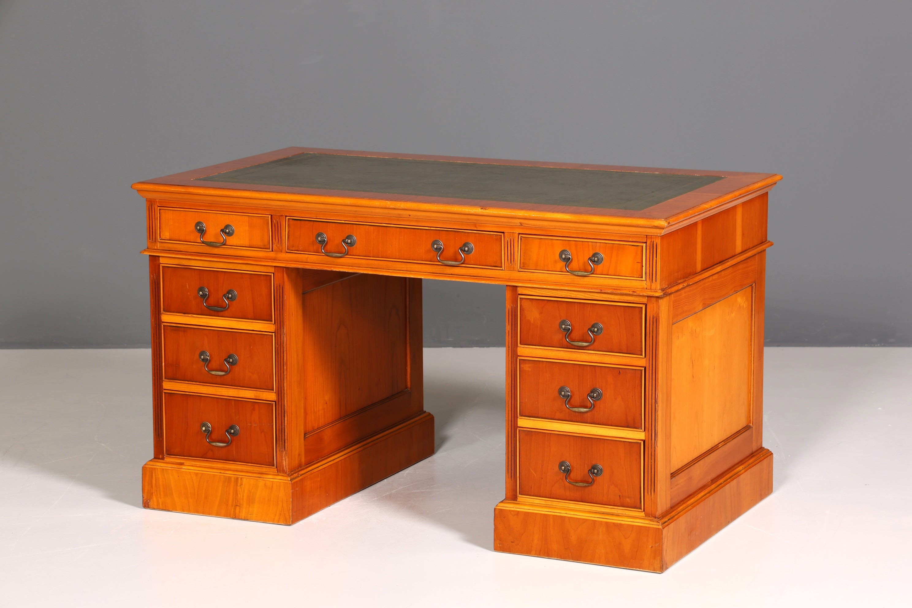 Wunderschöner Englischer Schreibtisch Englisch Eibe Desk Leder Auflage Antik Stil Bürotisch Office Desk