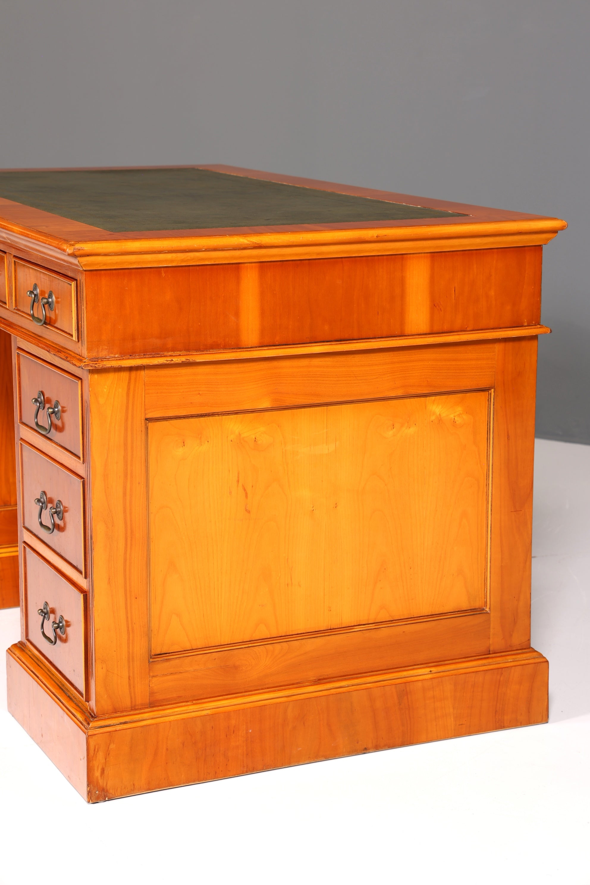 Wunderschöner Englischer Schreibtisch Englisch Eibe Desk Leder Auflage Antik Stil Bürotisch Office Desk