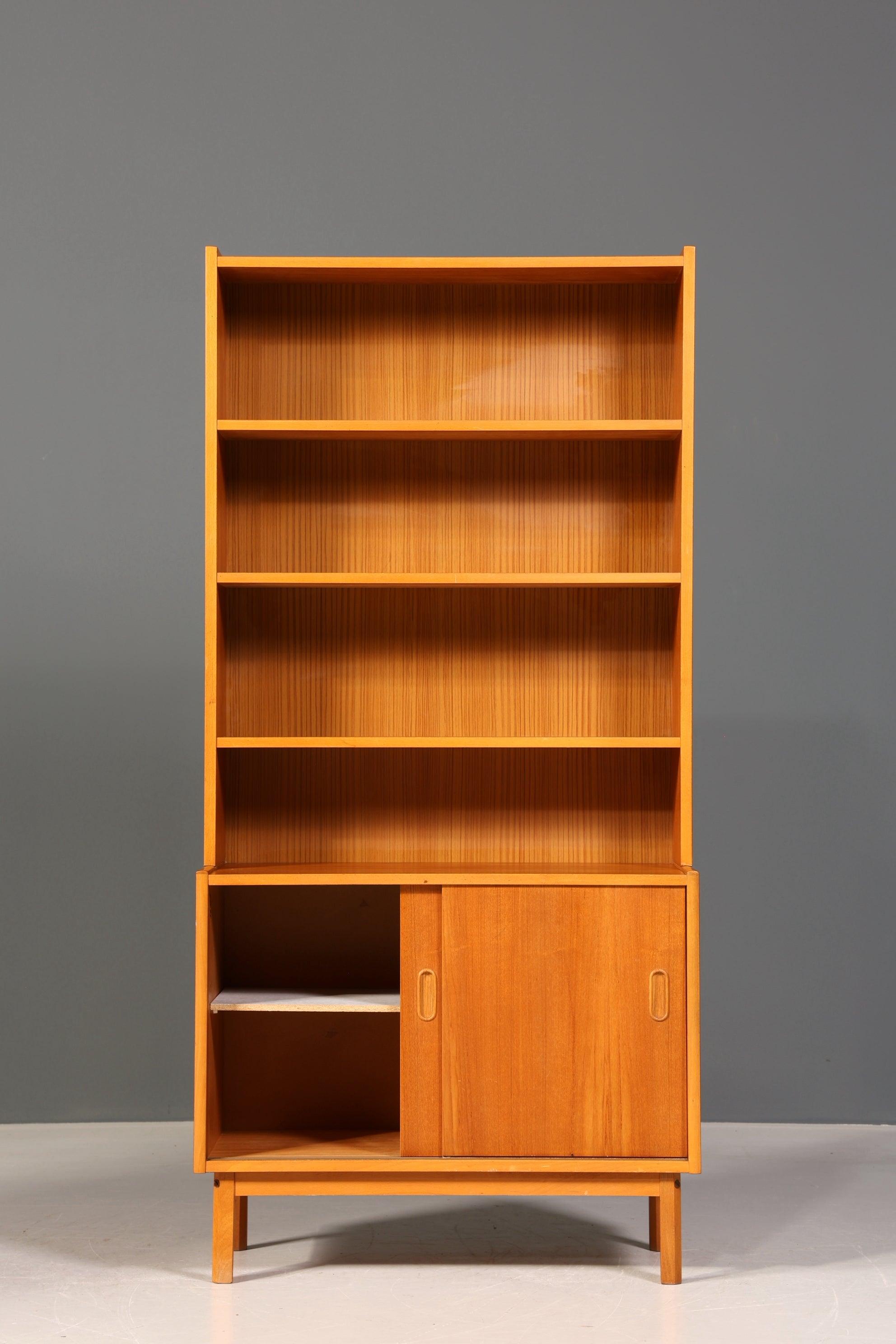 Schlichtes Mid Century Bücherregal Danish Design Schrank Retro Kommode "Made in Denmark" Schiebetür Regal Vintage 1 von 2