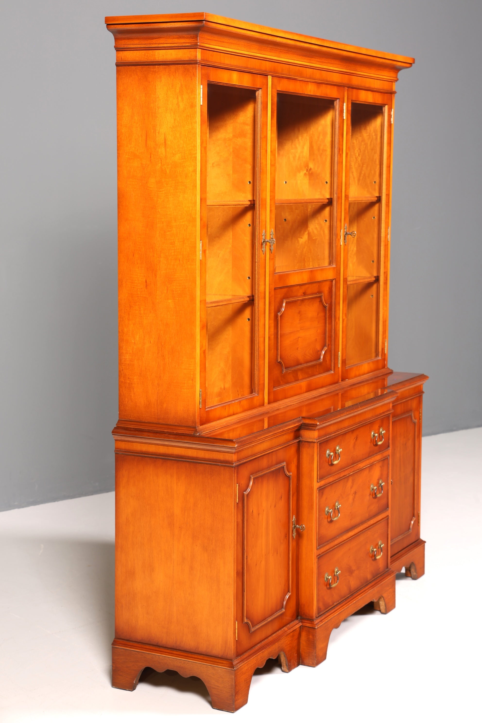 Wunderschöne Englische Vitrine Bücherschrank Buffet Antik Stil Englisch Eibe Glasvitrine Bibliothek