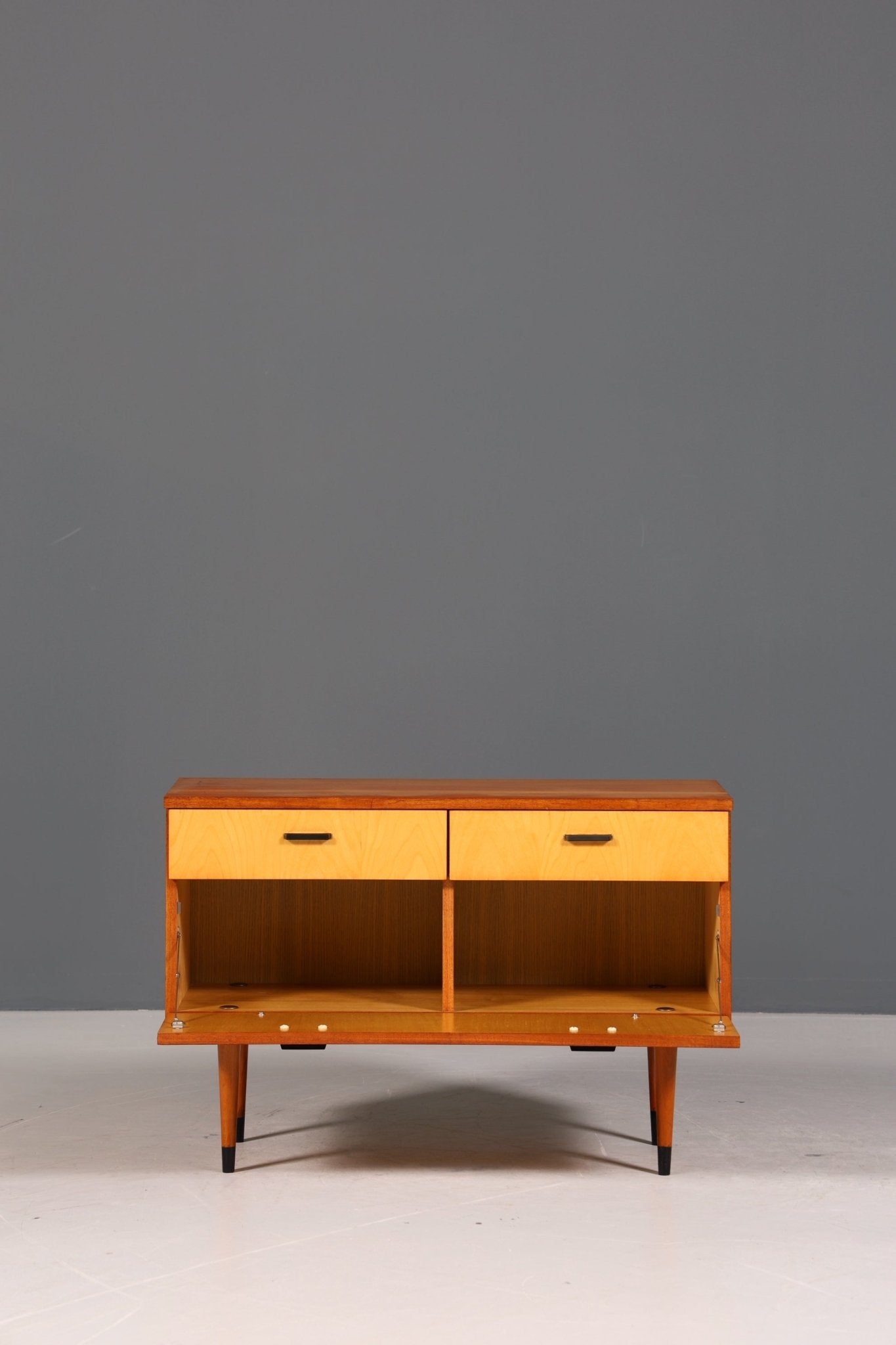 Wunderschönes Mid Century Kommode Vintage TV Sideboard 60s Schrank Flurkommode Klappschrank