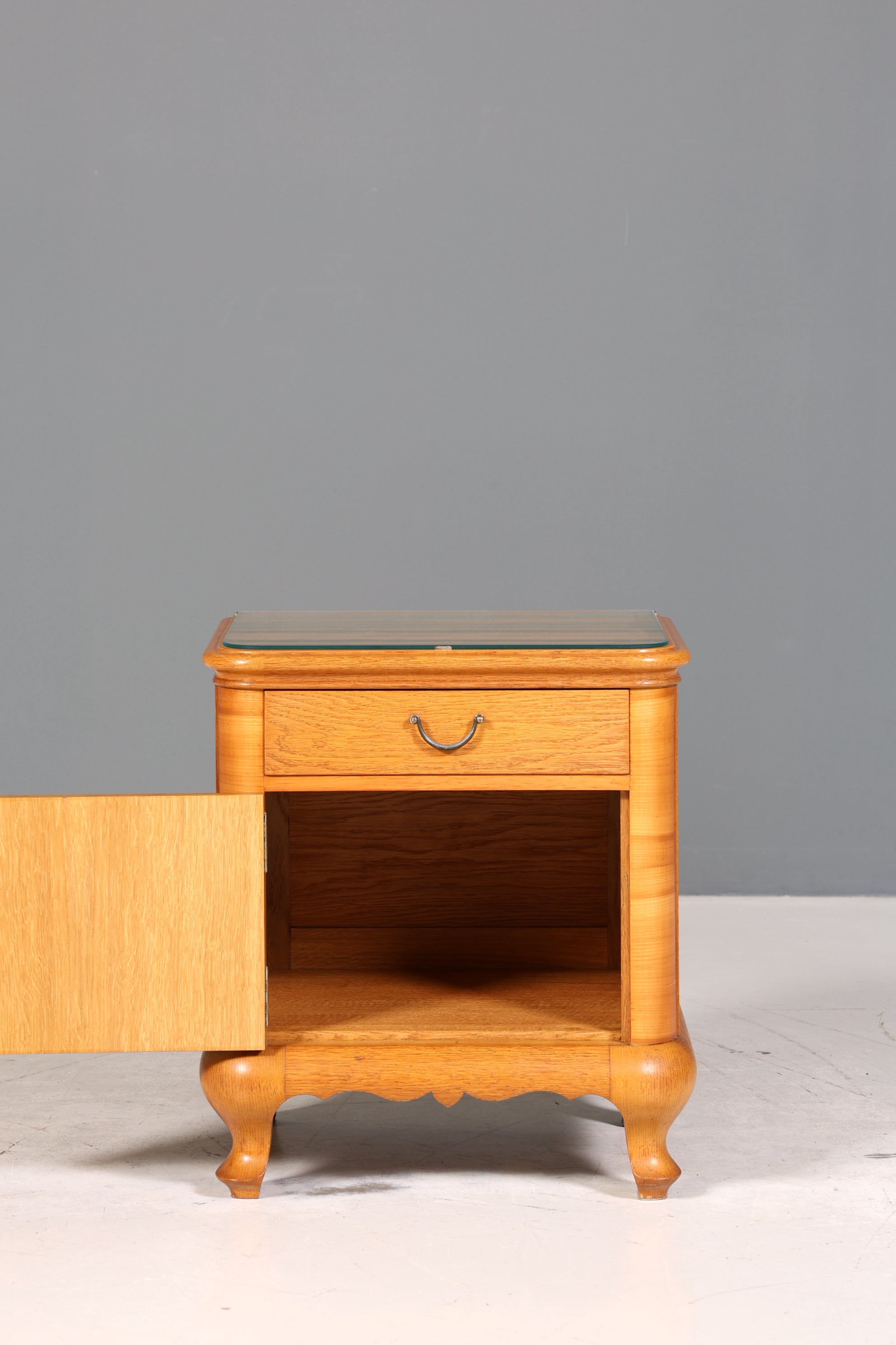 Traumhafte Mid Century Kommode Vintage Nachttisch 60s Schrank Nachtschrank 1 von 2
