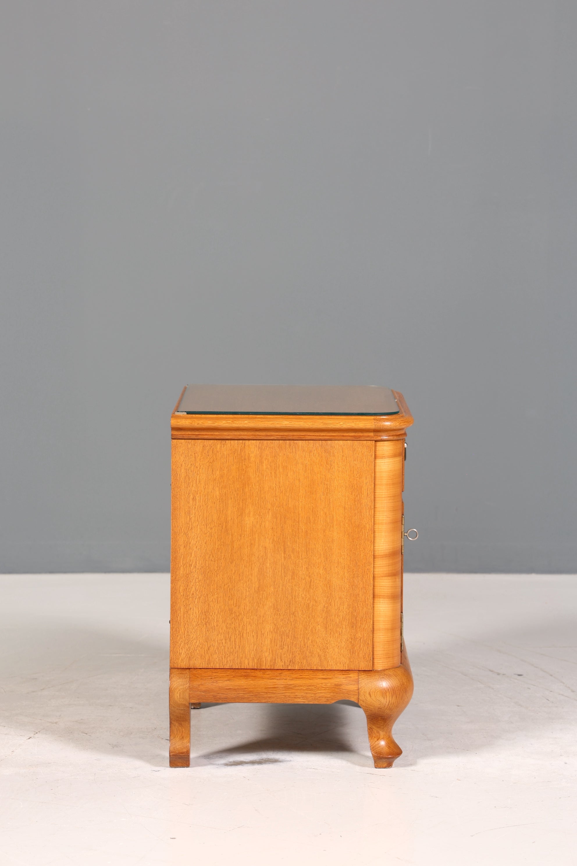 Traumhafte Mid Century Kommode Vintage Nachttisch 60s Schrank Nachtschrank 1 von 2