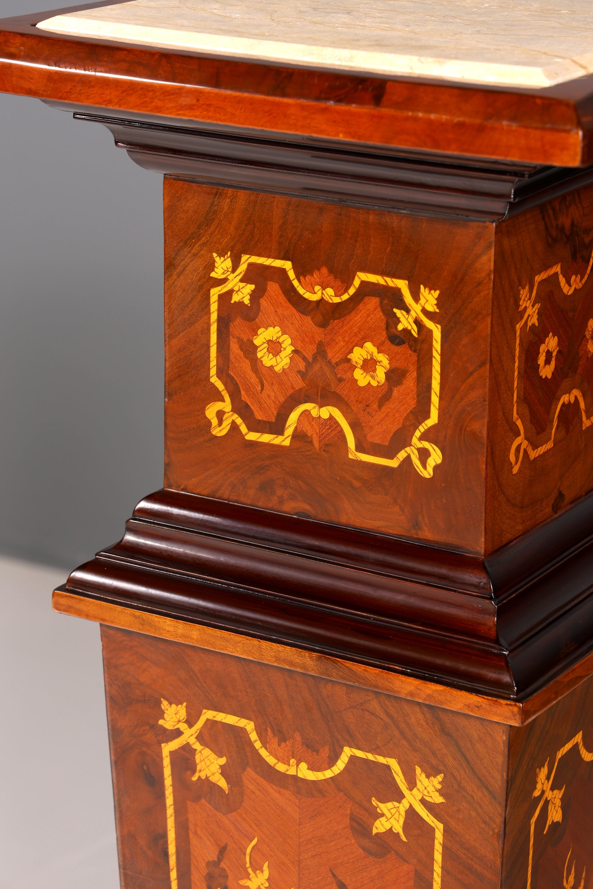 Stilvolle Barock Stil Säule Louis XV Blumensäule Naturstein Marmor Intarsien Ablage Tisch