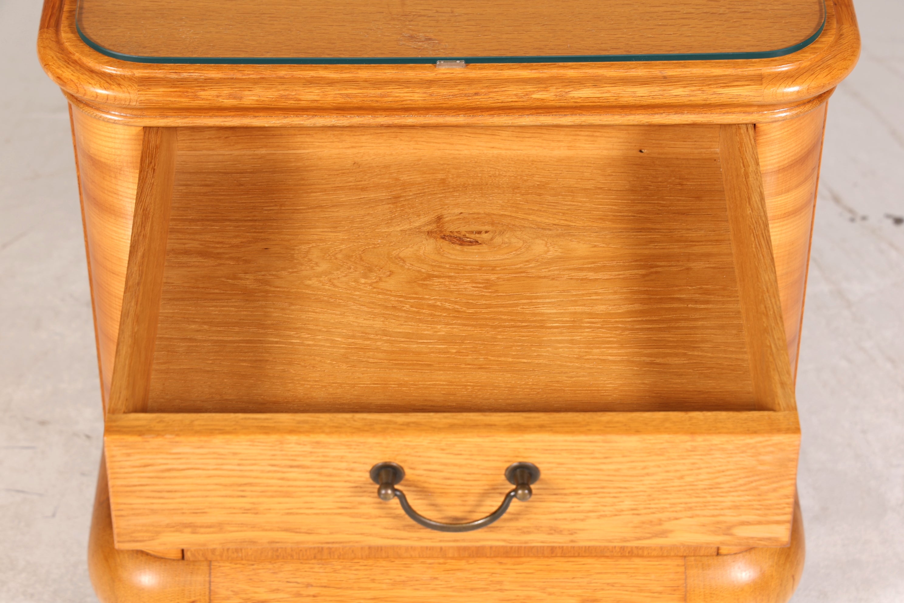 Traumhafte Mid Century Kommode Vintage Nachttisch 60s Schrank Nachtschrank 2 von 2
