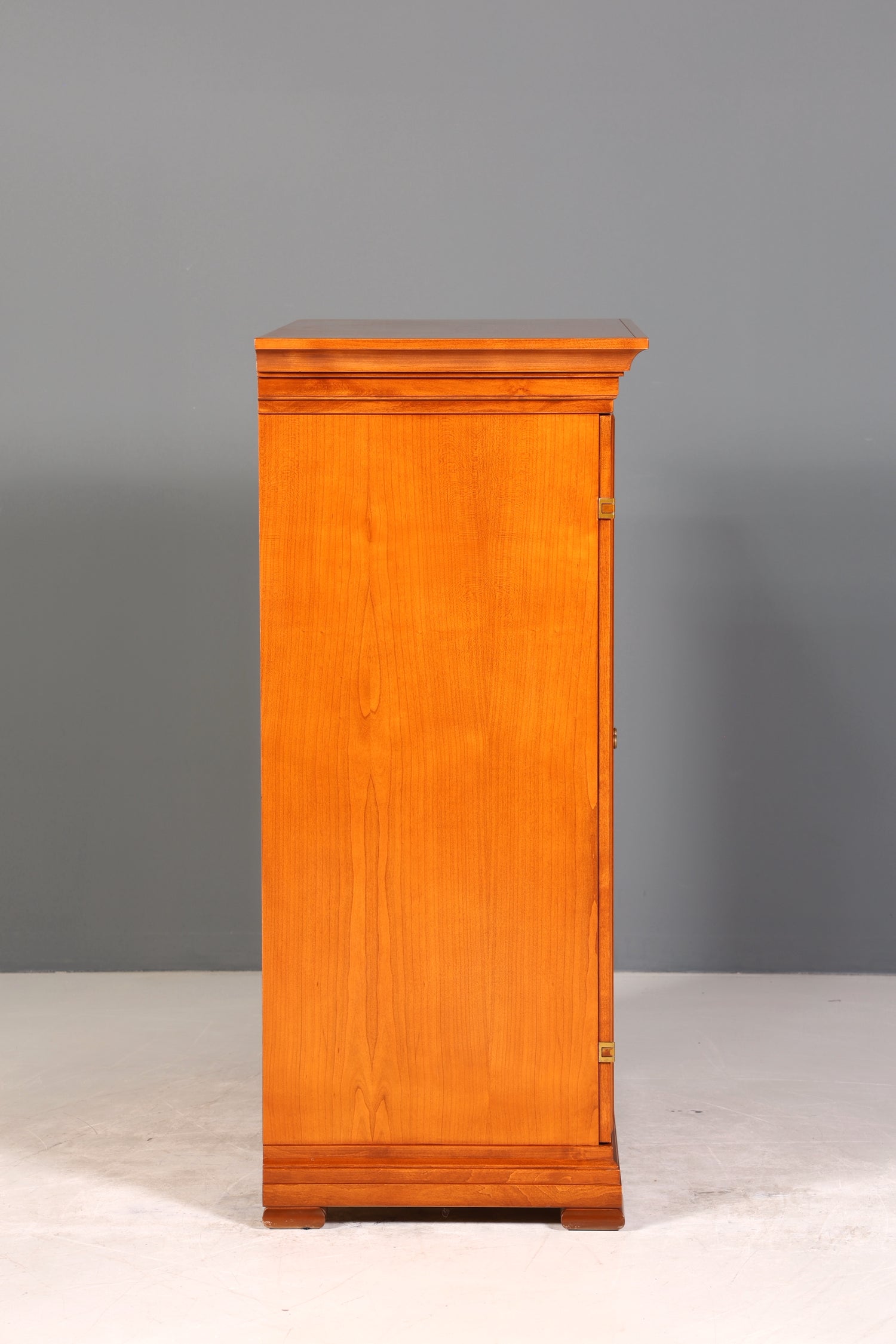 Wunderschöner Original Selva Schrank Antik Stil Hifi Schrank Villa Borghese TV Schrank