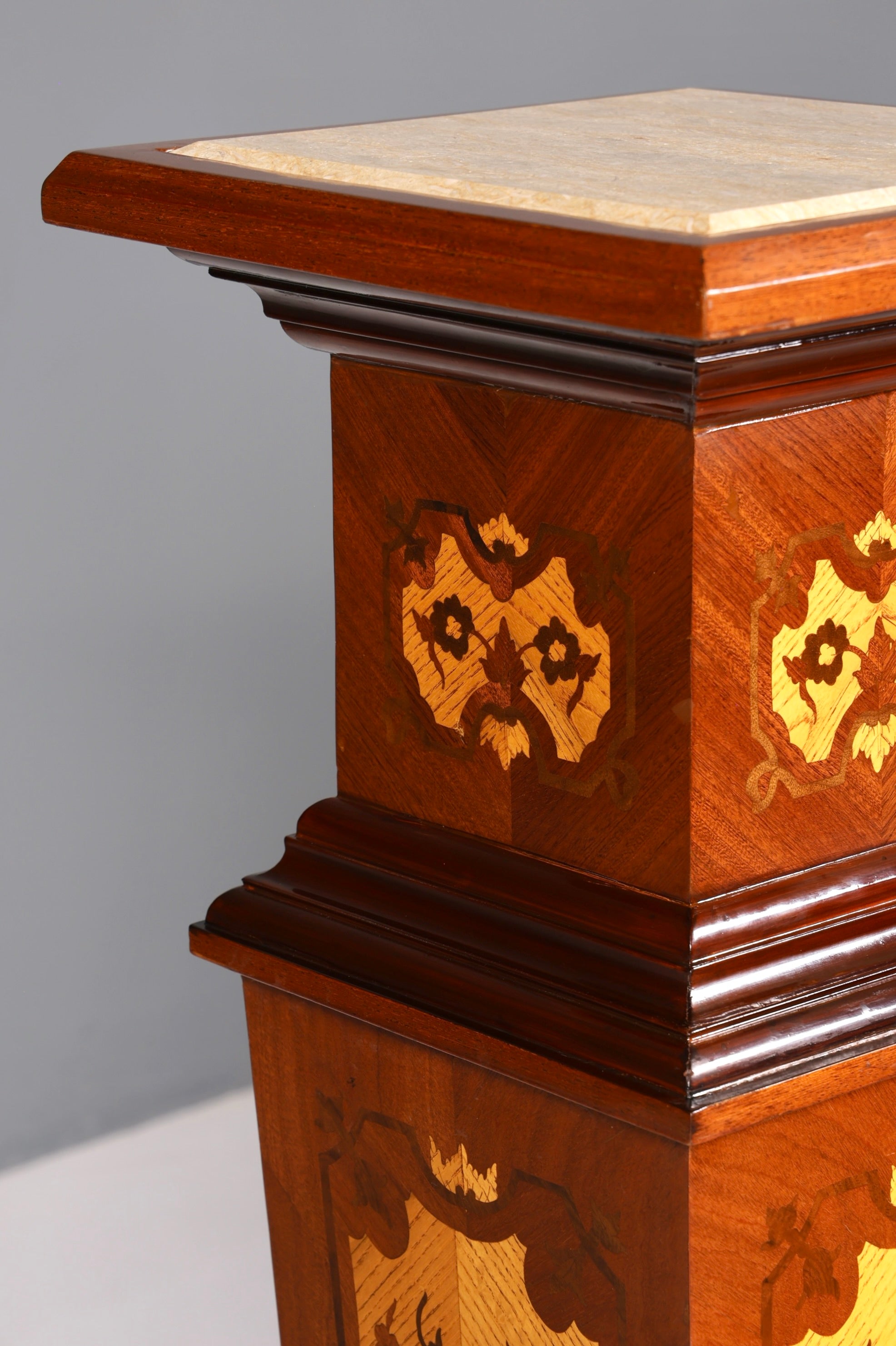 Wunderschöne Barock Stil Säule Louis XV Blumensäule Naturstein Marmor Intarsien Ablage Tisch