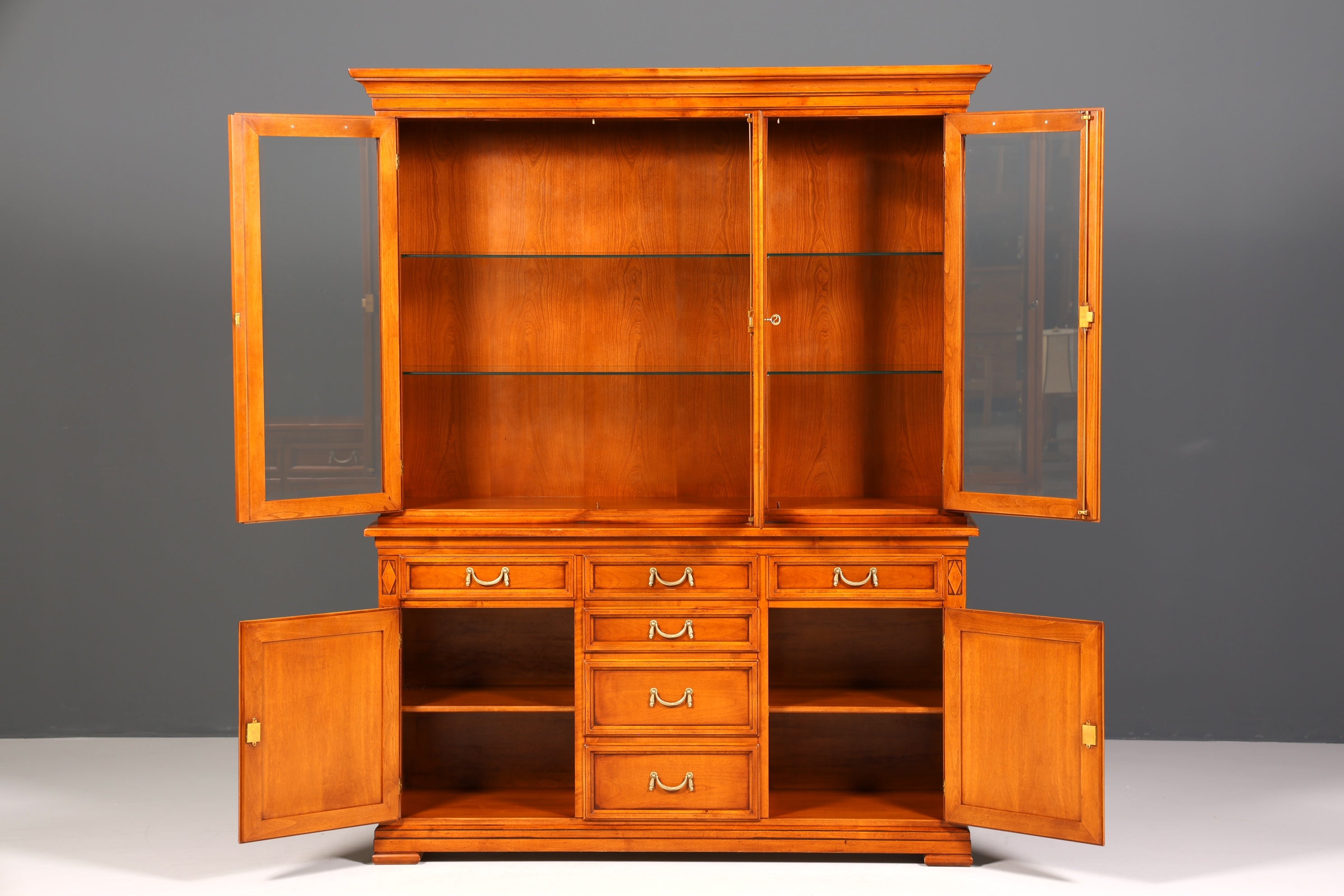 Traumhafte Original Selva Vitrine Antik Stil massiv Holz Buffet Villa Borghese Schrank Regal