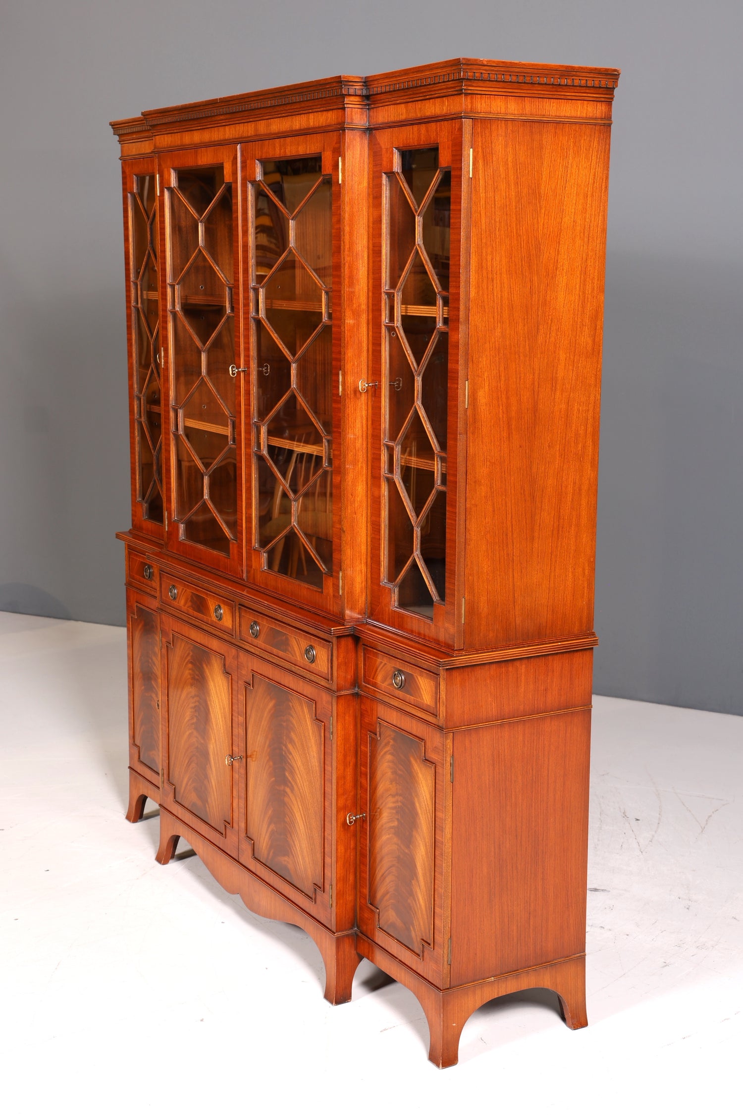 Wunderschöne Englische Vitrine Bibliothek Bücherschrank UK Buffet Schrank 60s Jahre