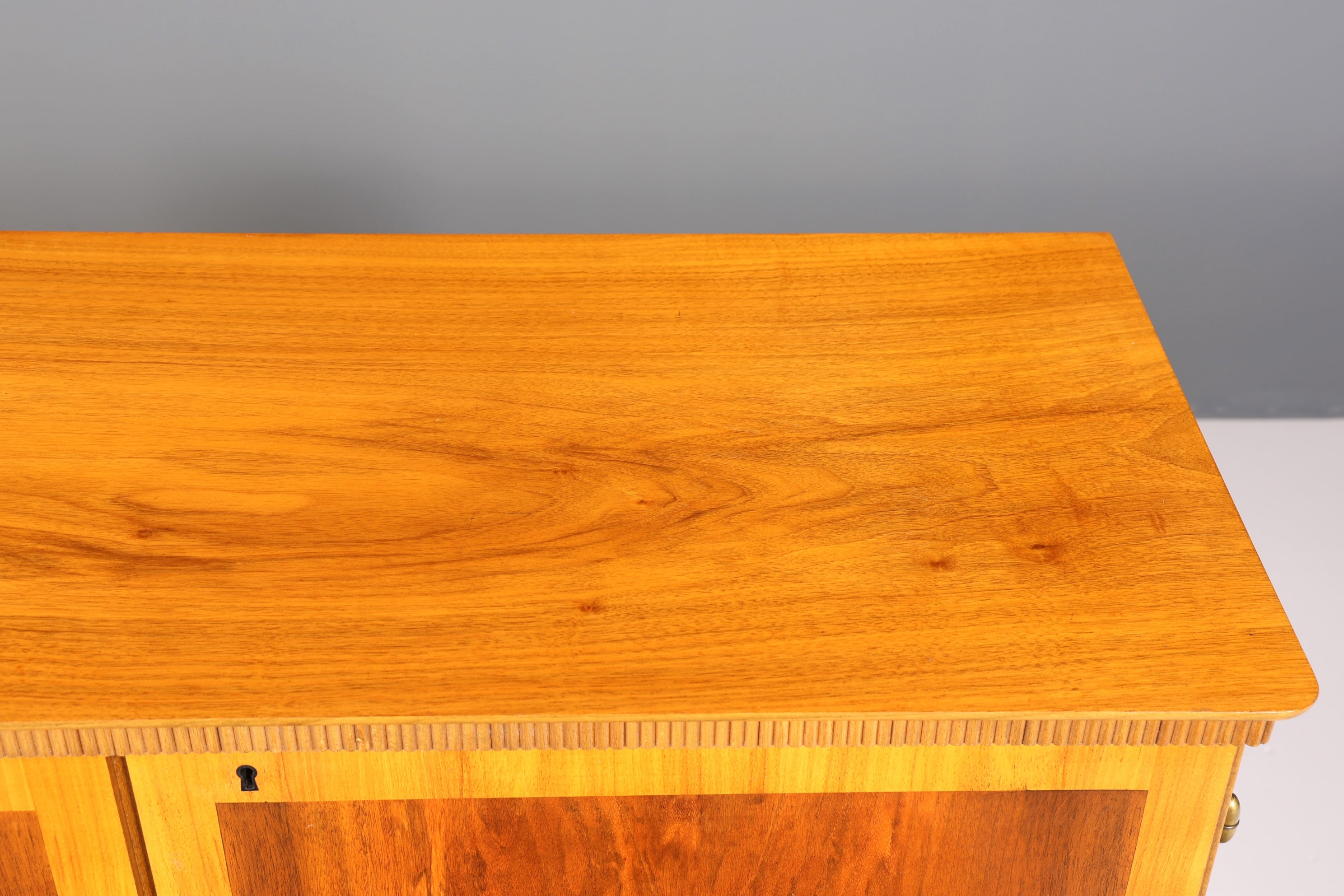 Traumhaftes Mid Century Highboard Schrank Büro Kommode Aktenschrank Wäscheschrank 60er Jahre