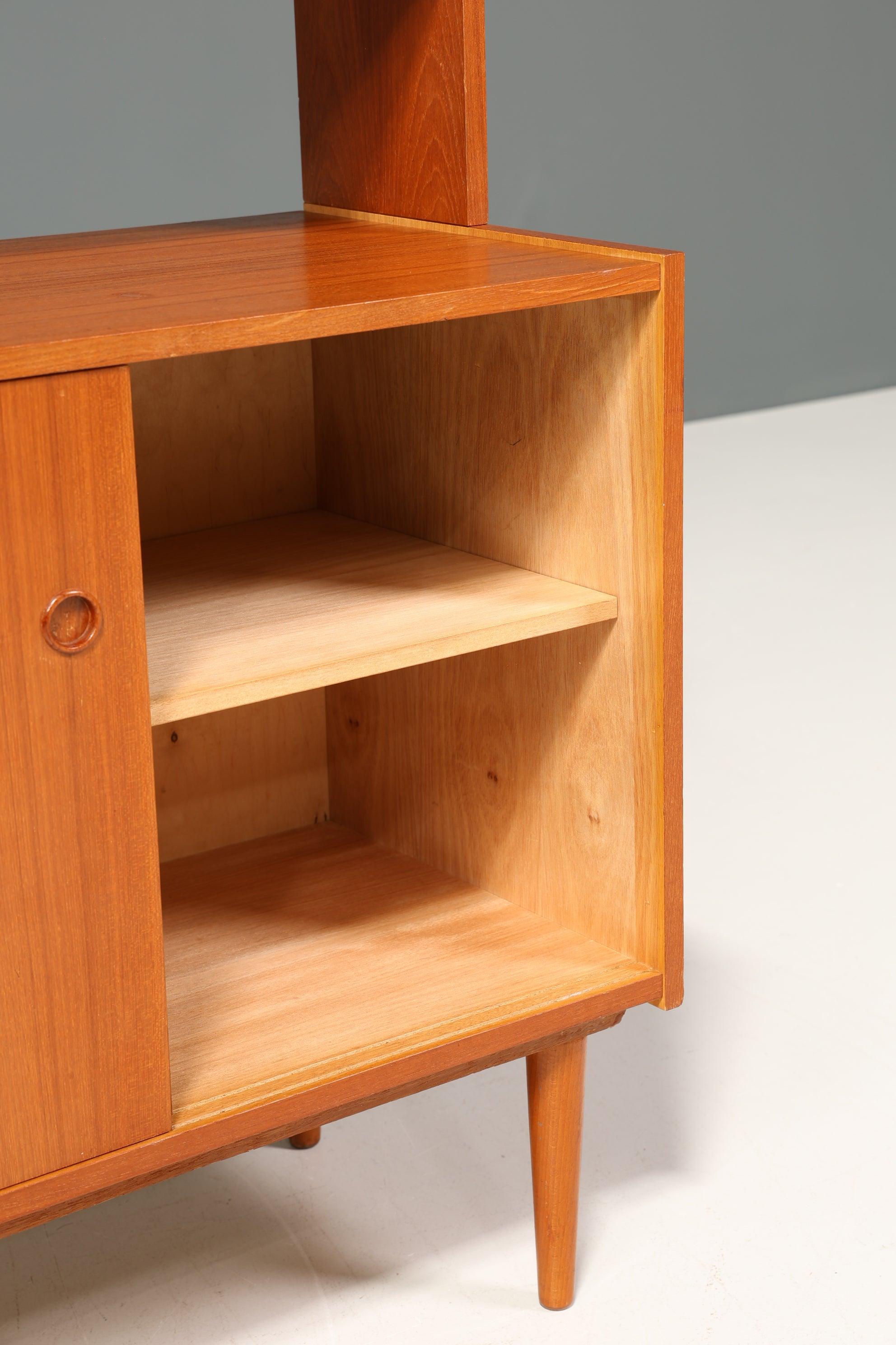 Traumhaftes Mid Century Regal Danish Design Teak Holz Bücherregal Retro Schrank Kommode 60s