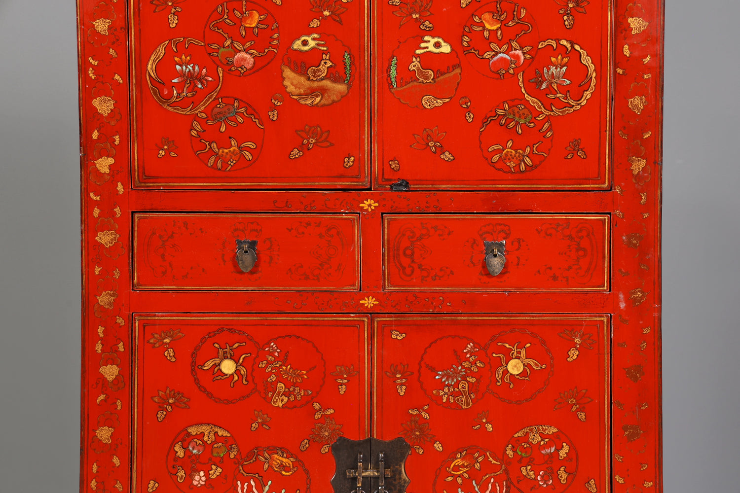 Traumhafter Chinesischer Schrank Vertiko China Kommode mit Asiatischen Motiven Wäscheschrank Aktenschrank