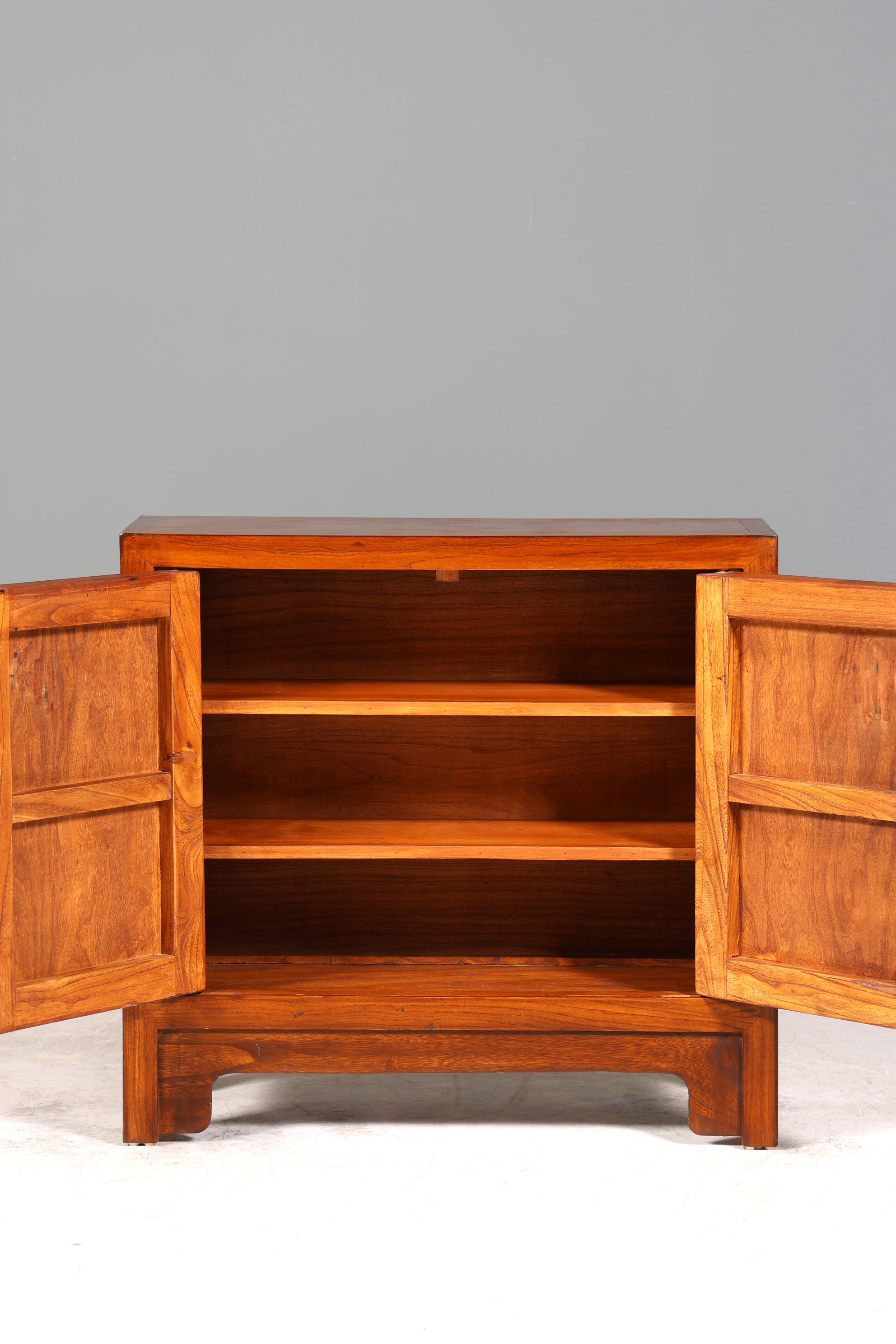 Wunderschöner Chinesischer Schrank China Kommode Asiatische Details Flurkommode TV Kommode