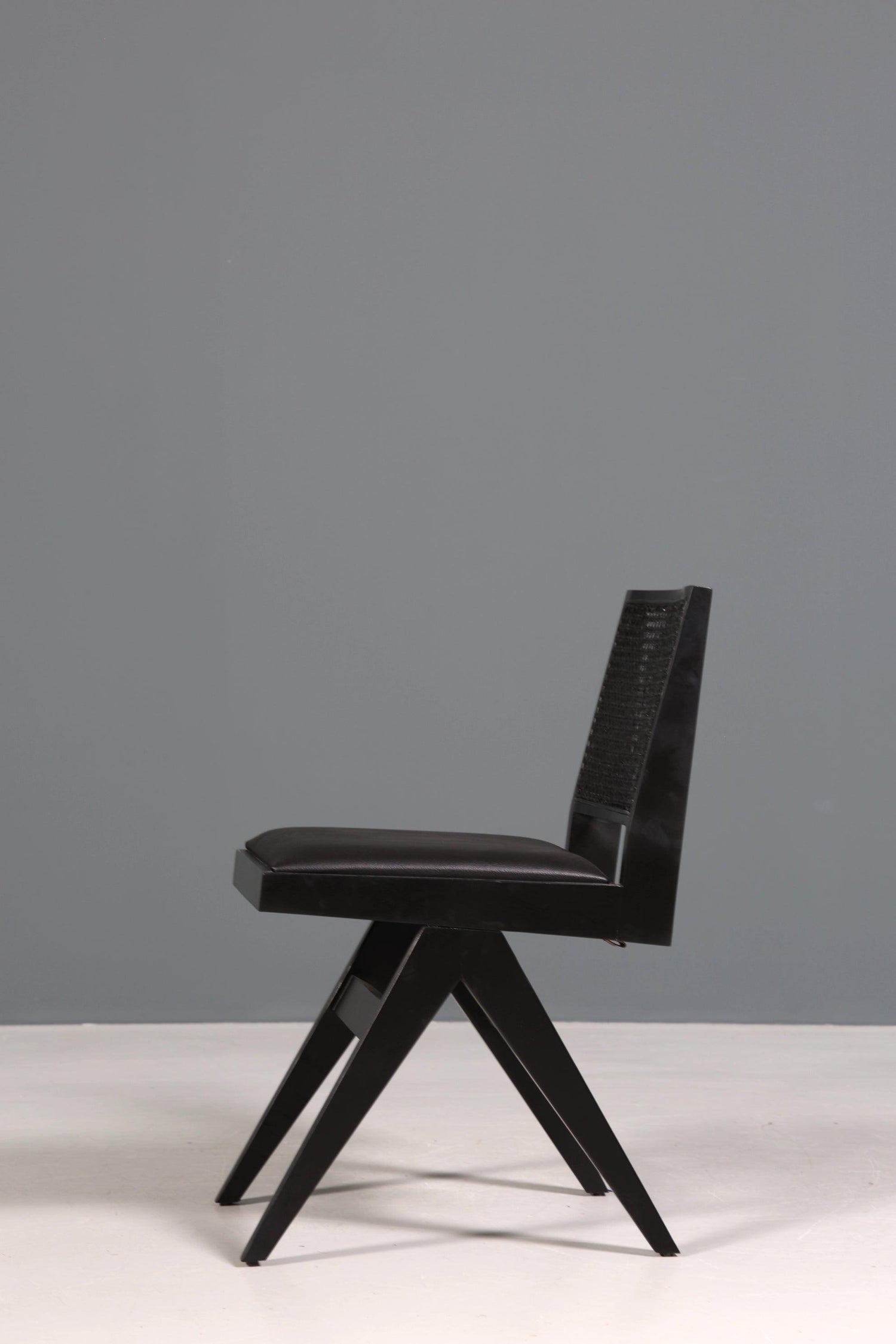 Sehr edler Korbgeflecht Stuhl "Vienna Black" schwarzer Bauhaus Relax Lounge Chair Küchenstuhl Sekretär Stuhl