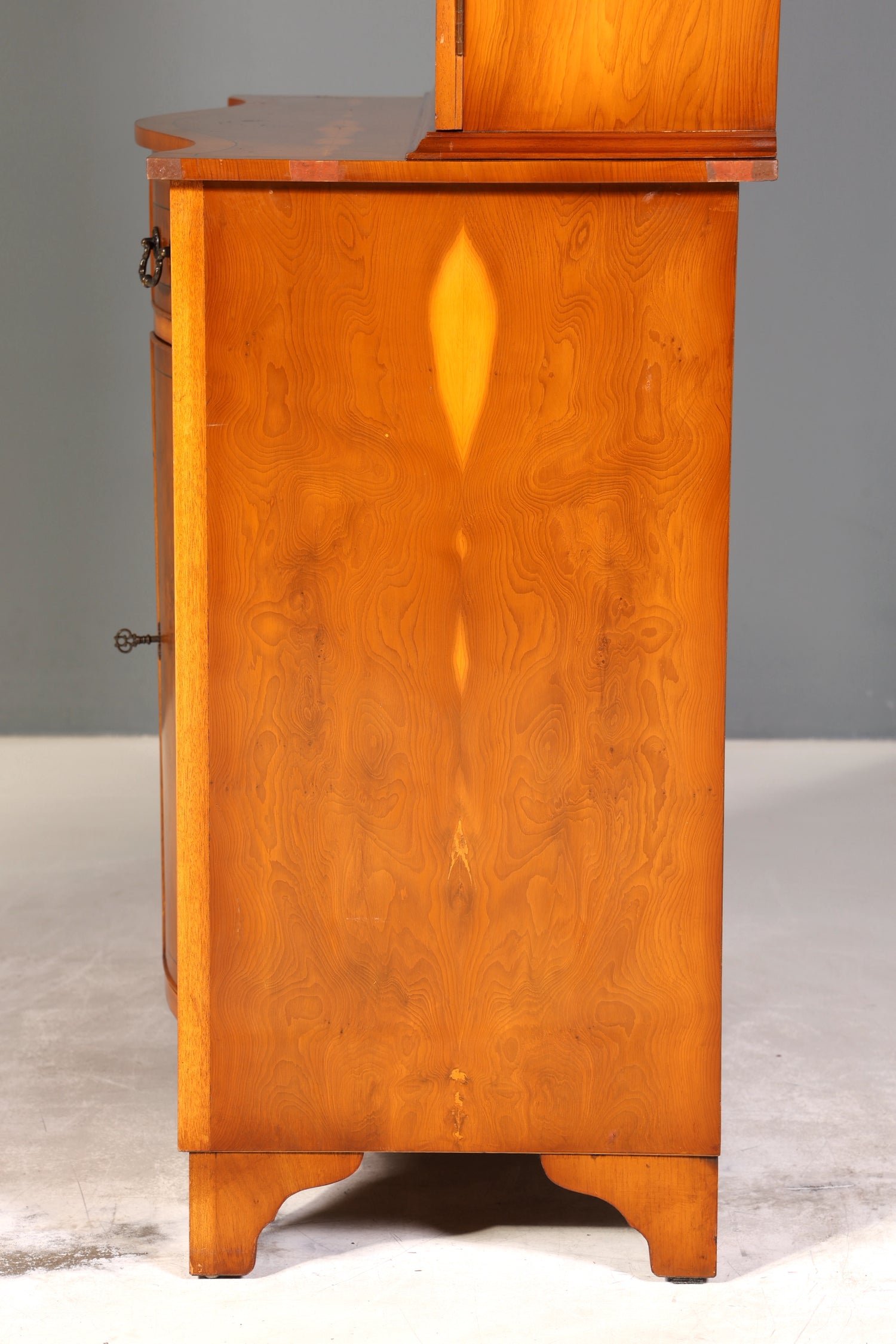 Wunderschöne Englische Vitrine Bücherschrank Buffet Antik Stil Englisch Eibe Glasvitrine Bibliothek