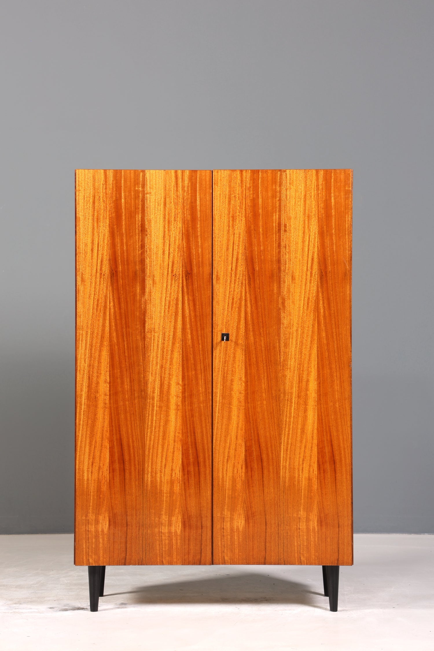 Wunderschöner Mid Century Schrank 60er Jahre Wäscheschrank Aktenschrank Kommode