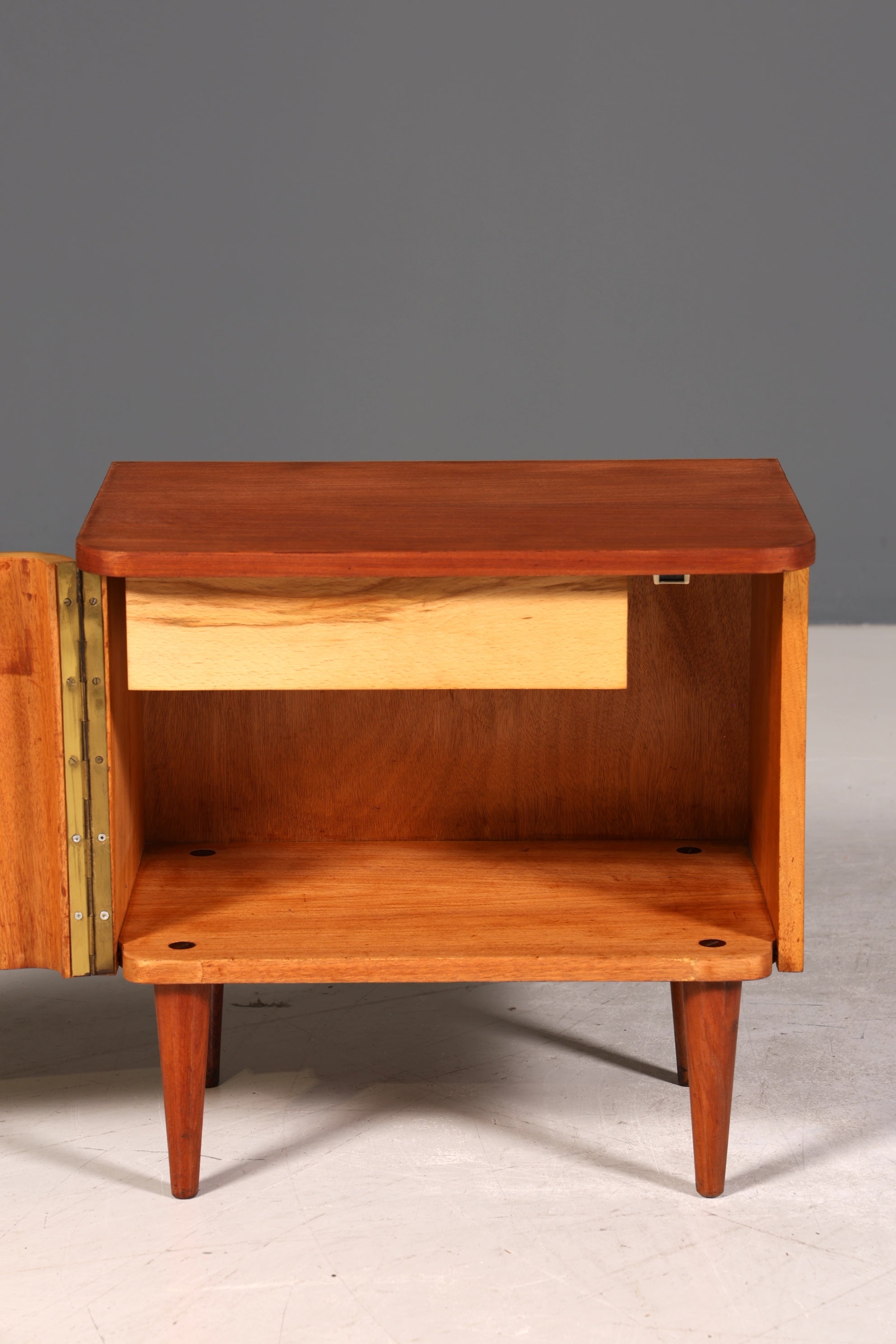 Wunderschöner Mid Century Nachttisch Vintage Schrank 60s Night Stand 1 von 2