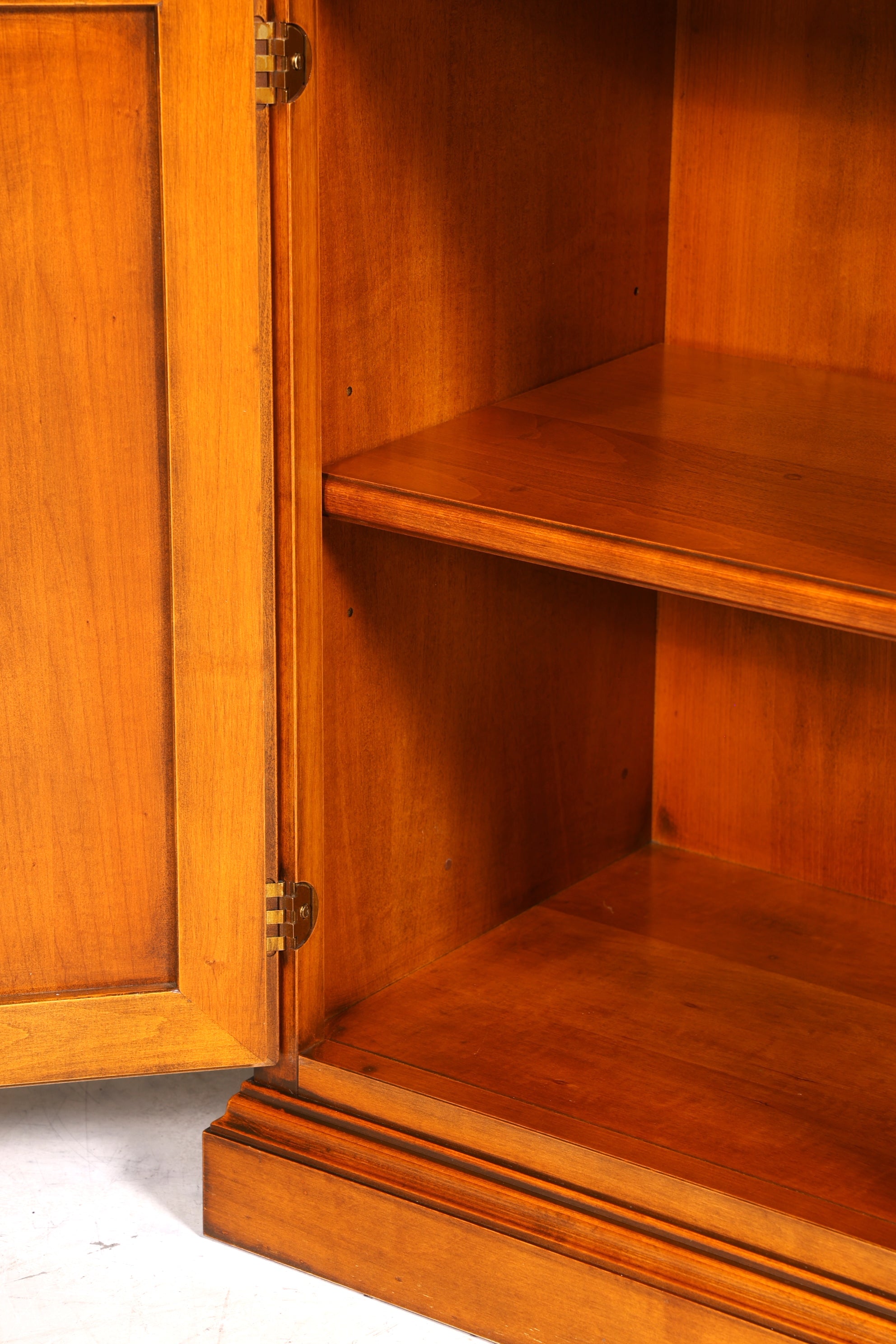 Traumhafte Original Selva Vitrine Antik Stil massiv Holz Geschirrschrank Villa Borghese Schrank 2 von 2