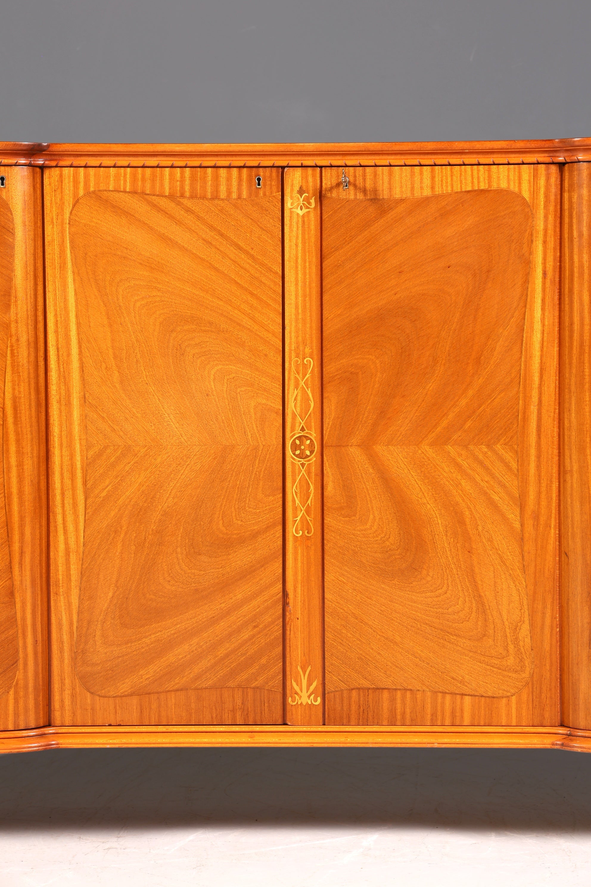 F859 Finish cm Wunderschöne Art Deco Vitrine Nussbaum Vitrine massiv Holz Antik Schrank