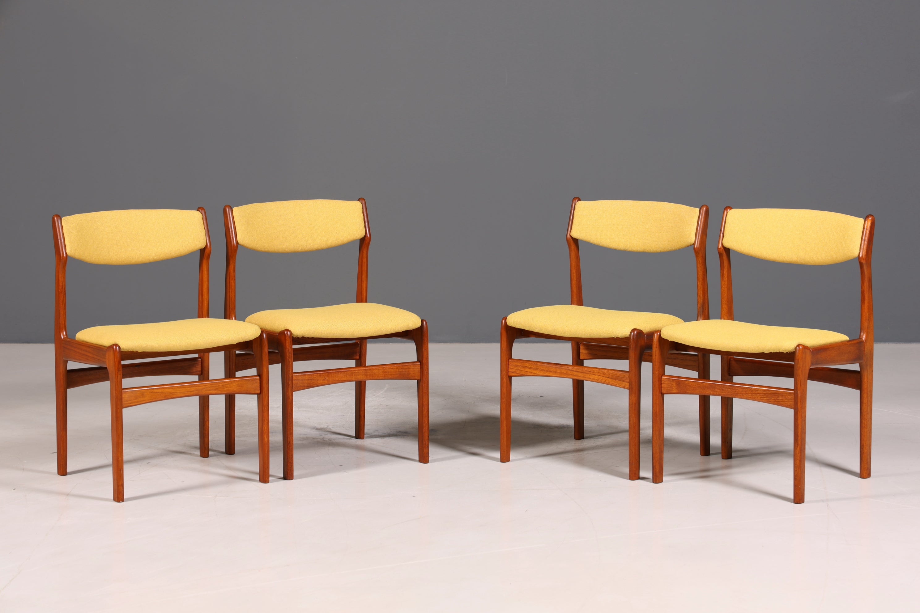 4x Mid Century Teak Holz Stühle Made in Denmark Retro Stuhlset Danish Design Küchenstühle