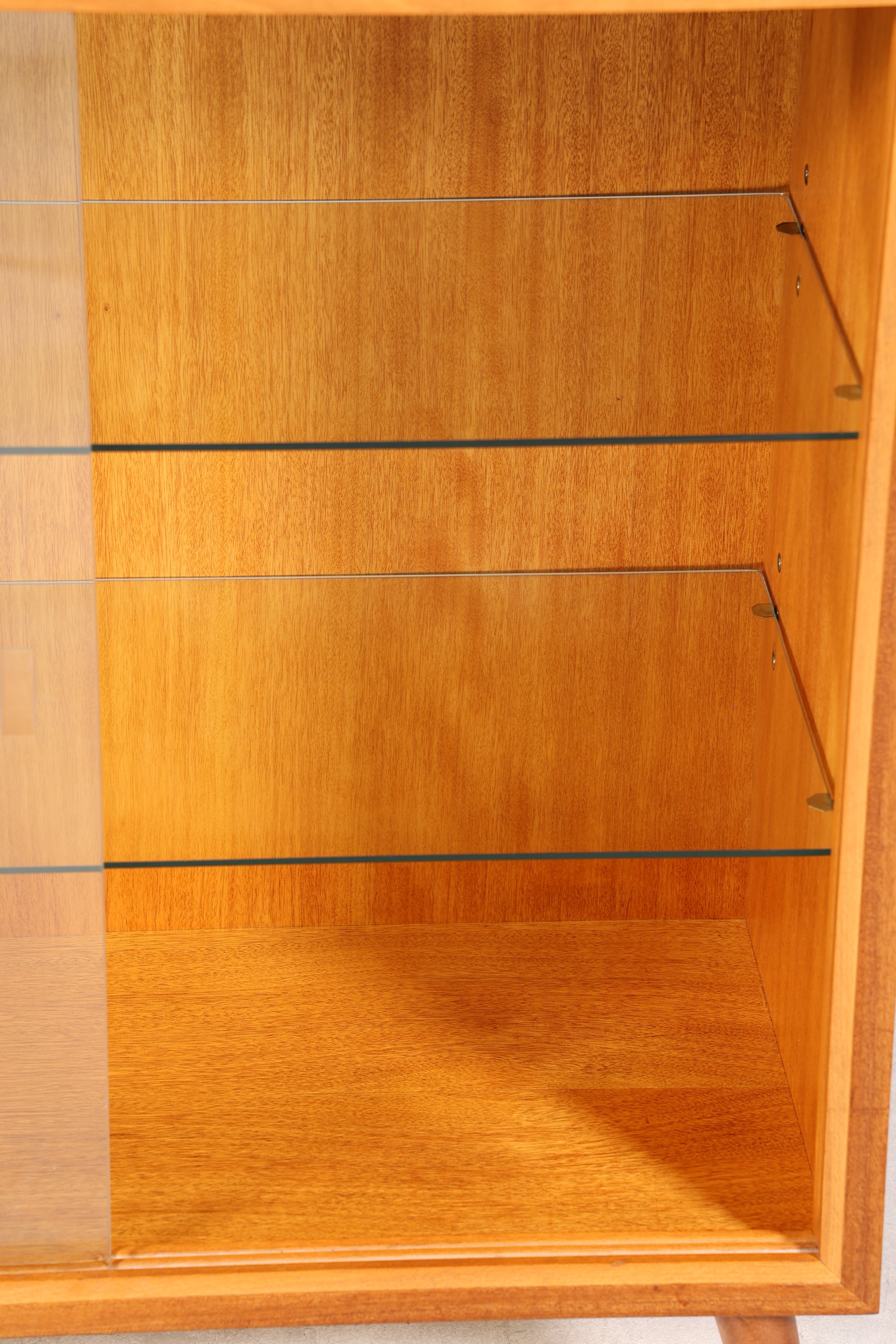 Wunderschöne Mid Century Vitrine Vintage Regal Retro Bücherregal 60s Schrank 1 von 2