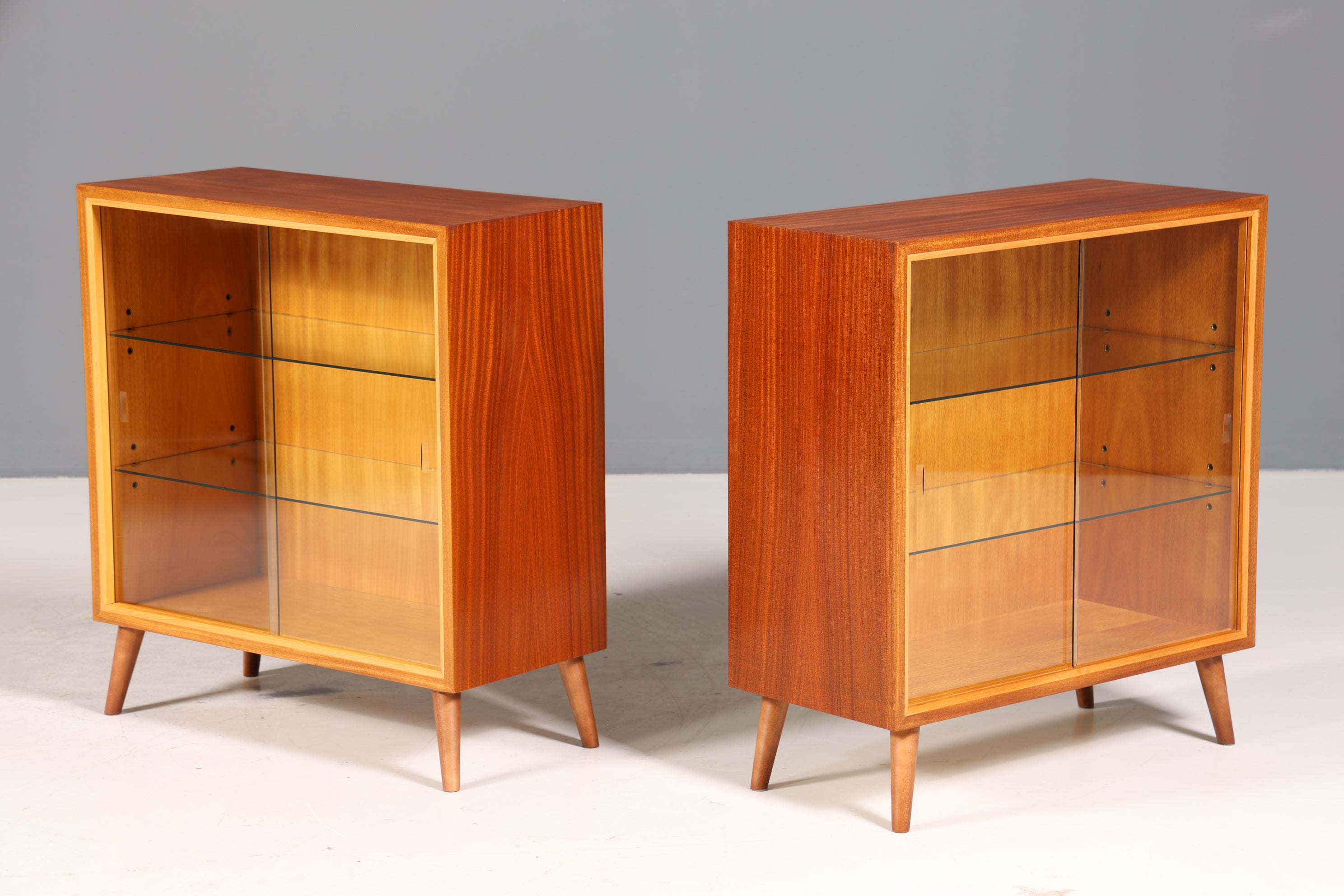 Wunderschöne Mid Century Vitrine Vintage Regal Retro Bücherregal 60s Schrank 1 von 2
