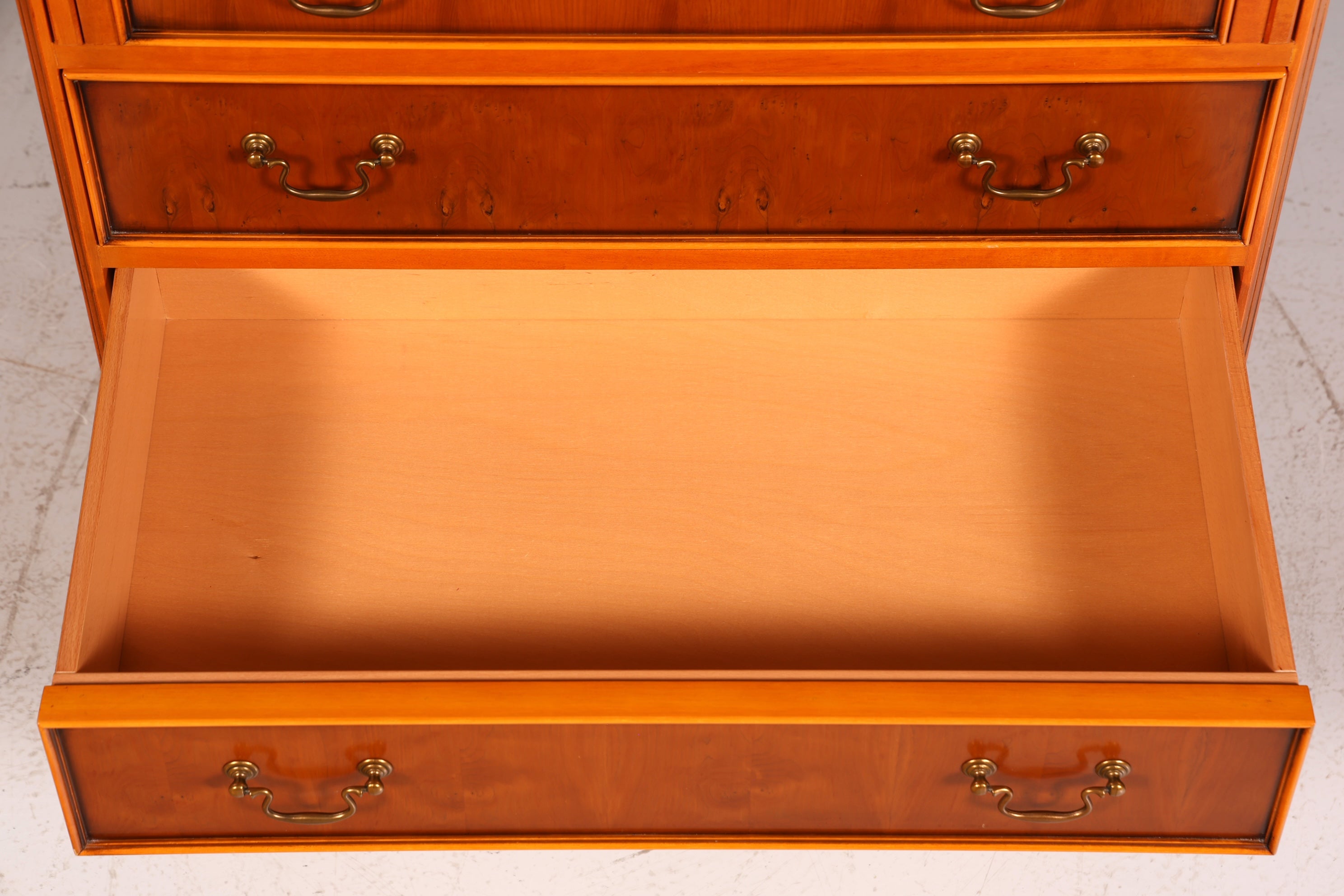 Wunderschöner Englischer Sekretär Büro Aufsatzsekretär Eibe Antik Stil Vitrinen Schrank UK