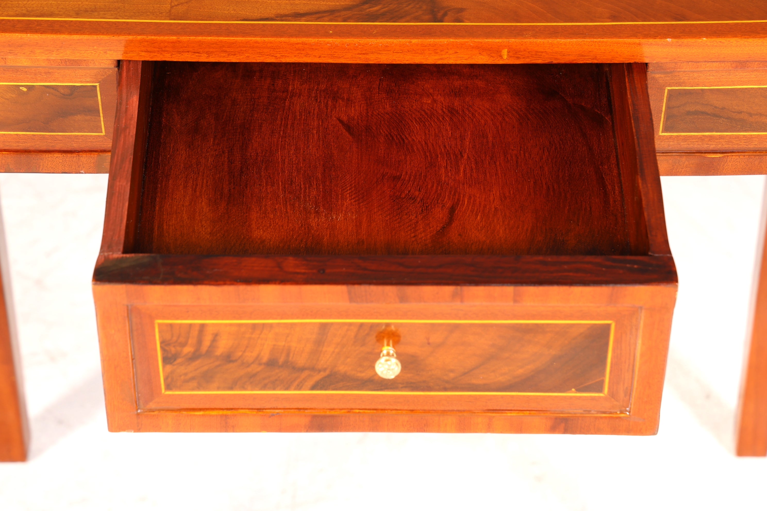 Wunderschöner filigraner Schreibtisch French Desk Antik Stil Bürotisch