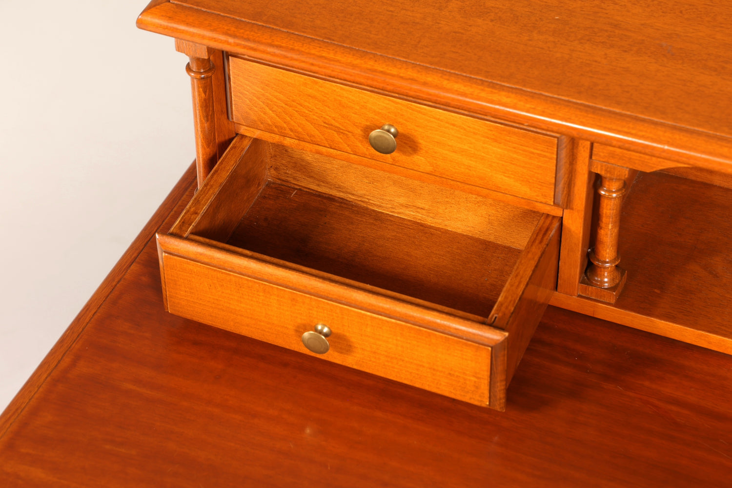 Wunderschöner Original Selva Schreibtisch Antik Stil Bürotisch Sekretär echt Holz Office Desk