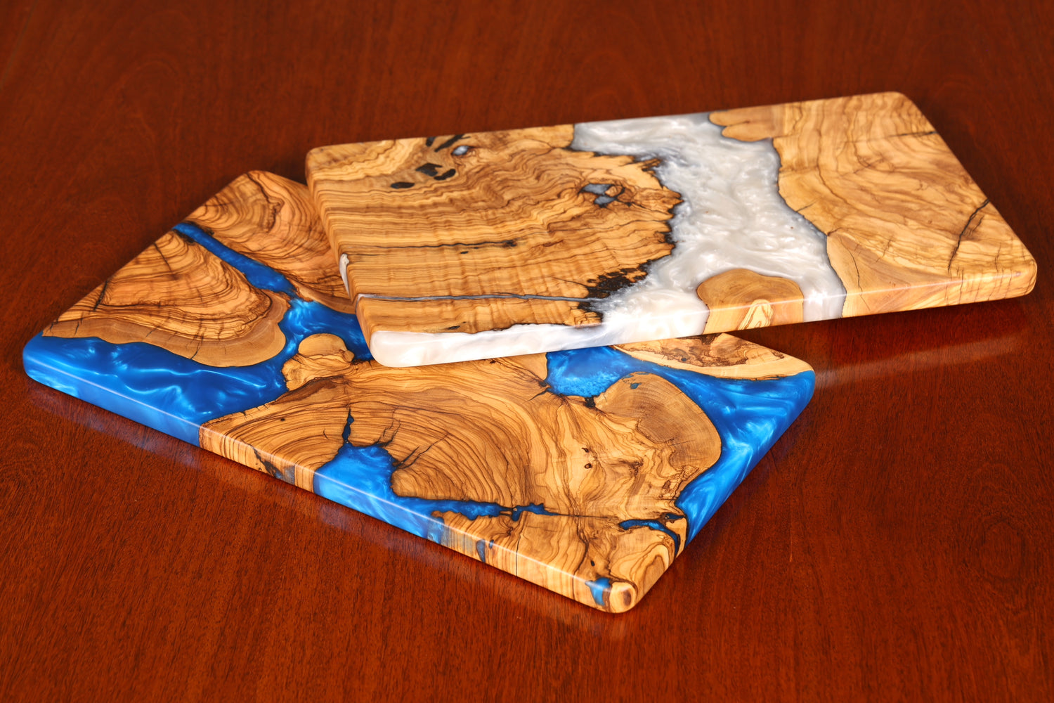 Wunderschönes Handgefertigtes Epoxidharz Schneidebrett Olivenbaum Servierbrett Epoxy Holzbrett