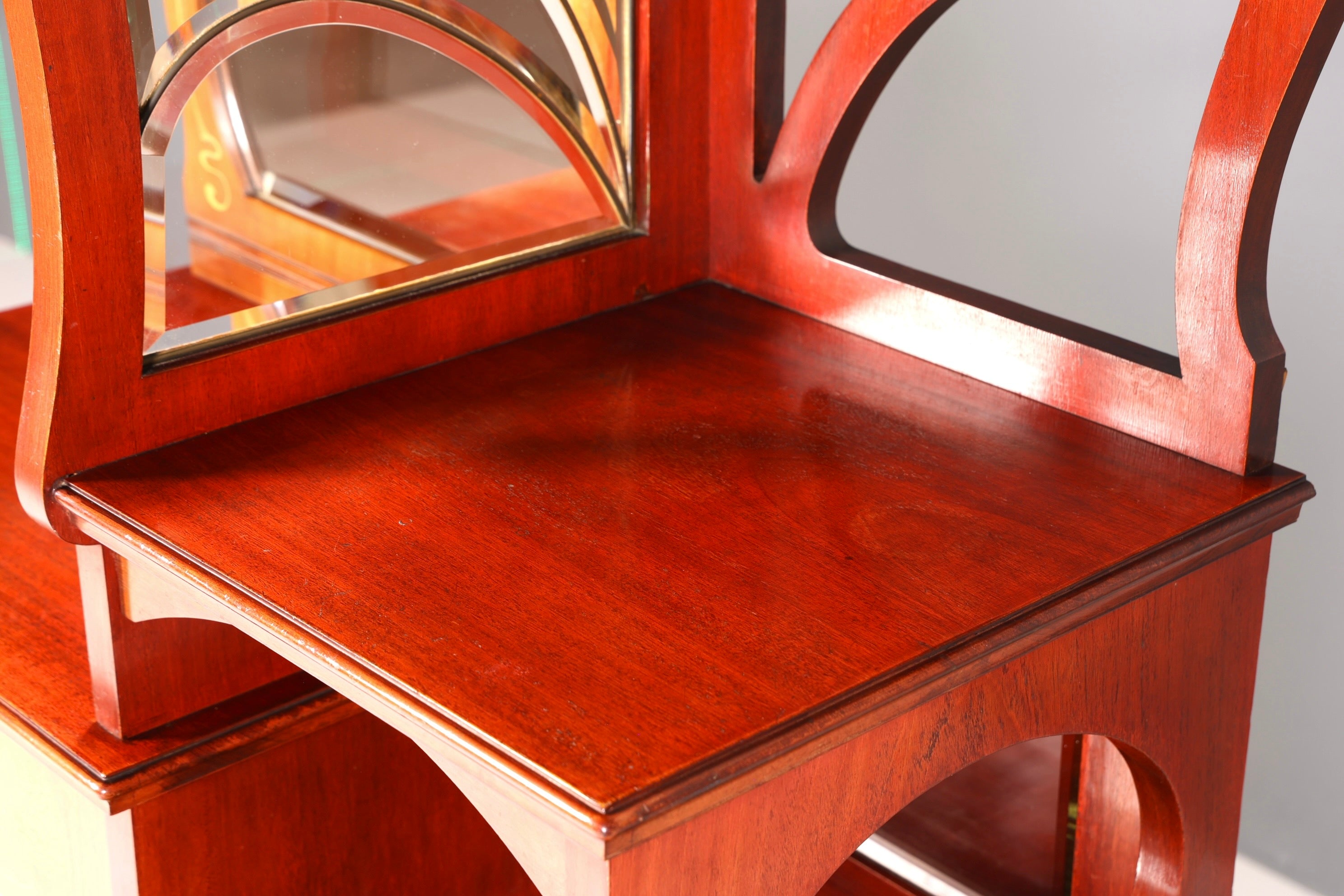 Filigraner Jugendstil Schrank um 1910 echt Holz Vertiko Vitrine Antik Regal Glasvitrine