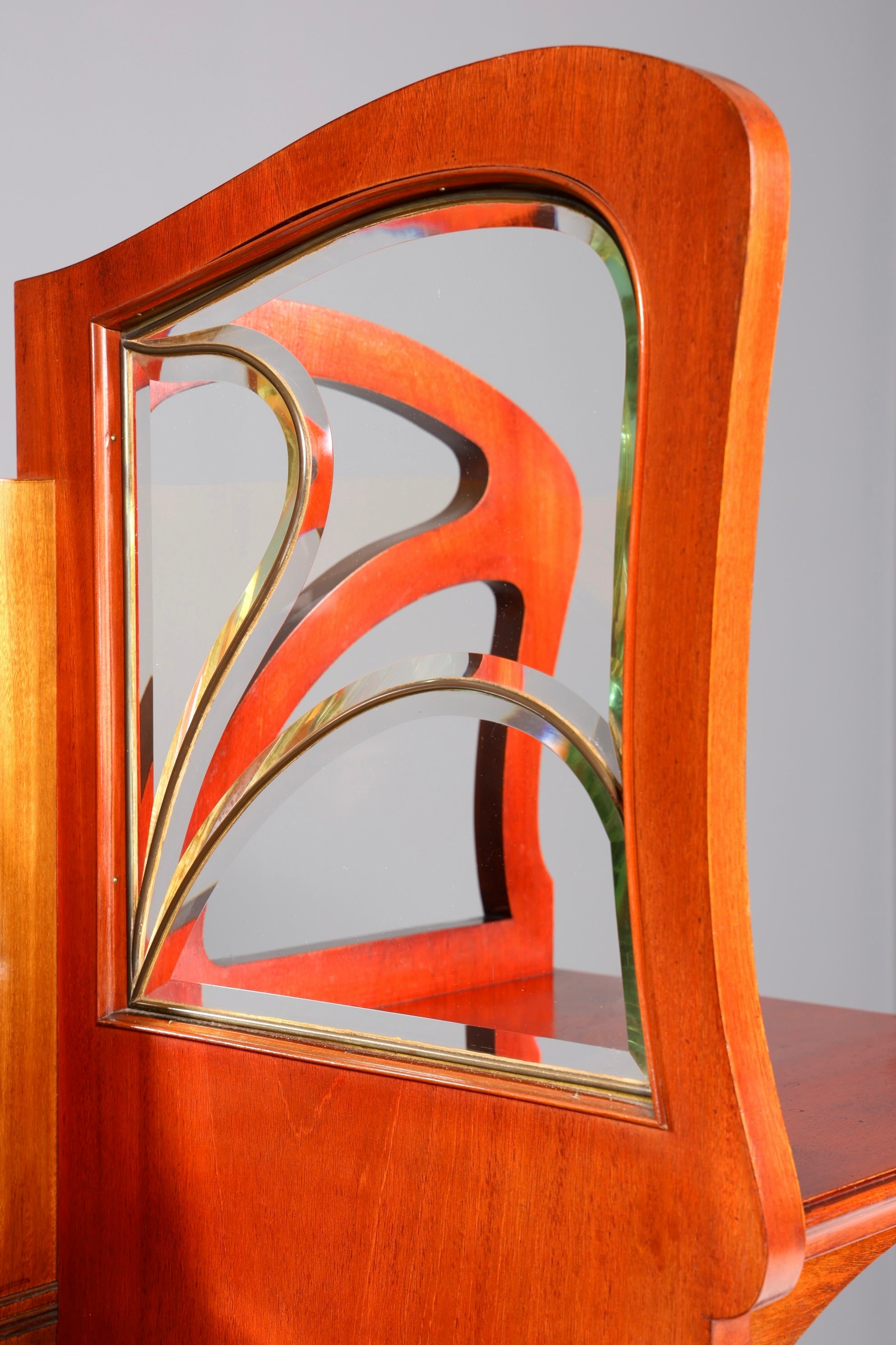 Filigraner Jugendstil Schrank um 1910 echt Holz Vertiko Vitrine Antik Regal Glasvitrine