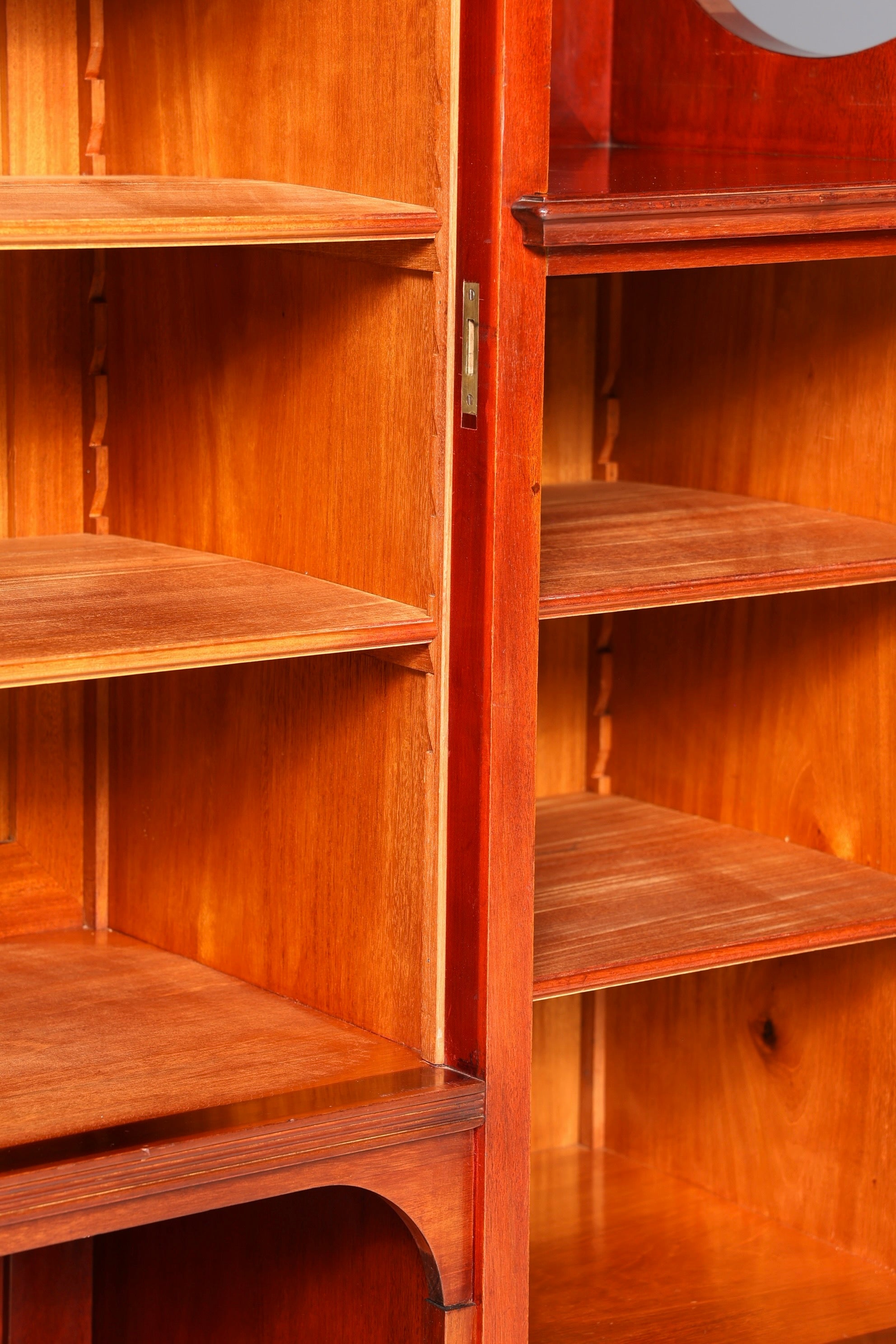 Filigraner Jugendstil Schrank um 1910 echt Holz Vertiko Vitrine Antik Regal Glasvitrine