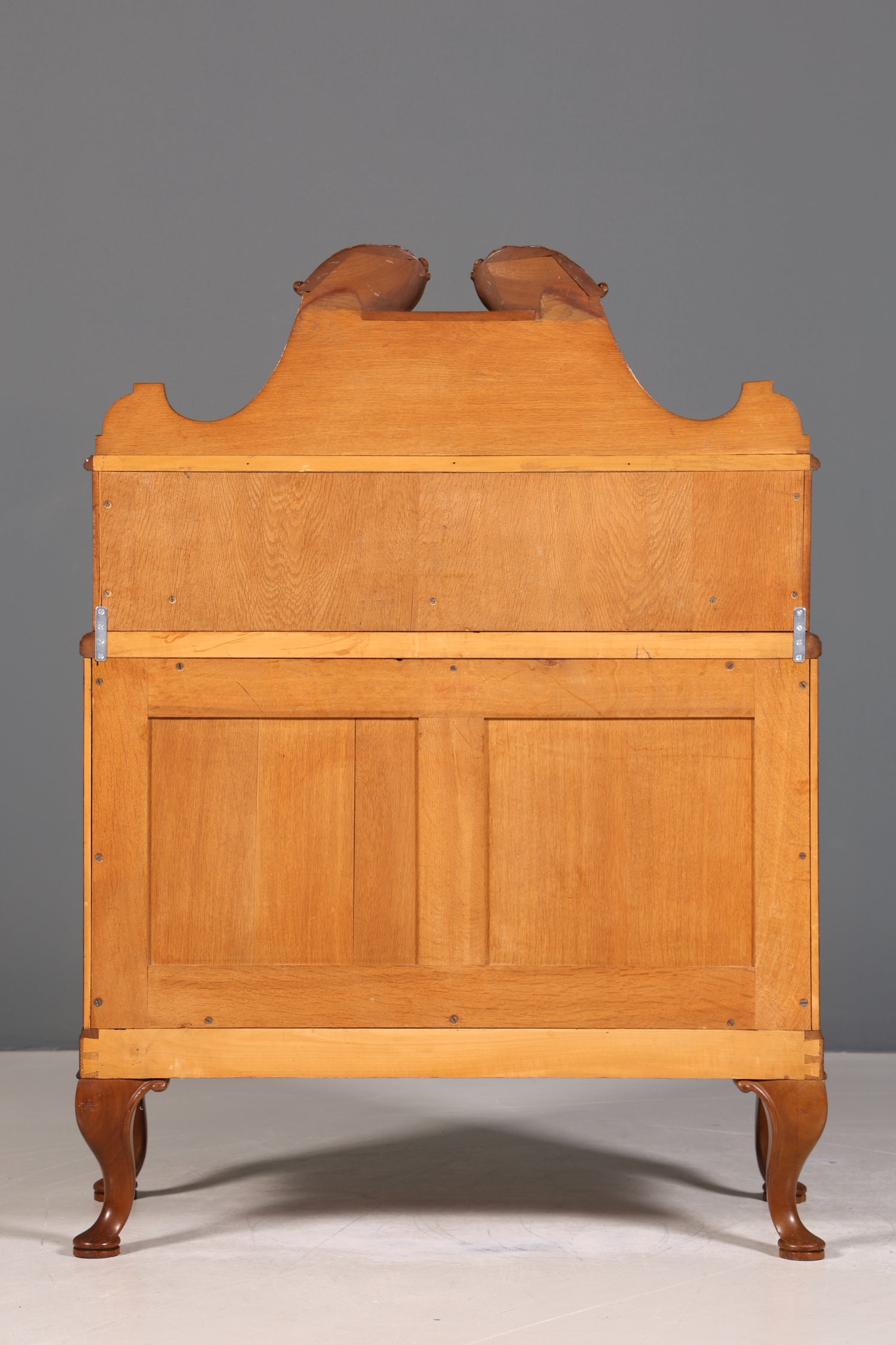 Traumhafte geschwungene Barock Kommode Englisch Sideboard Chippendale Schubladenkommode