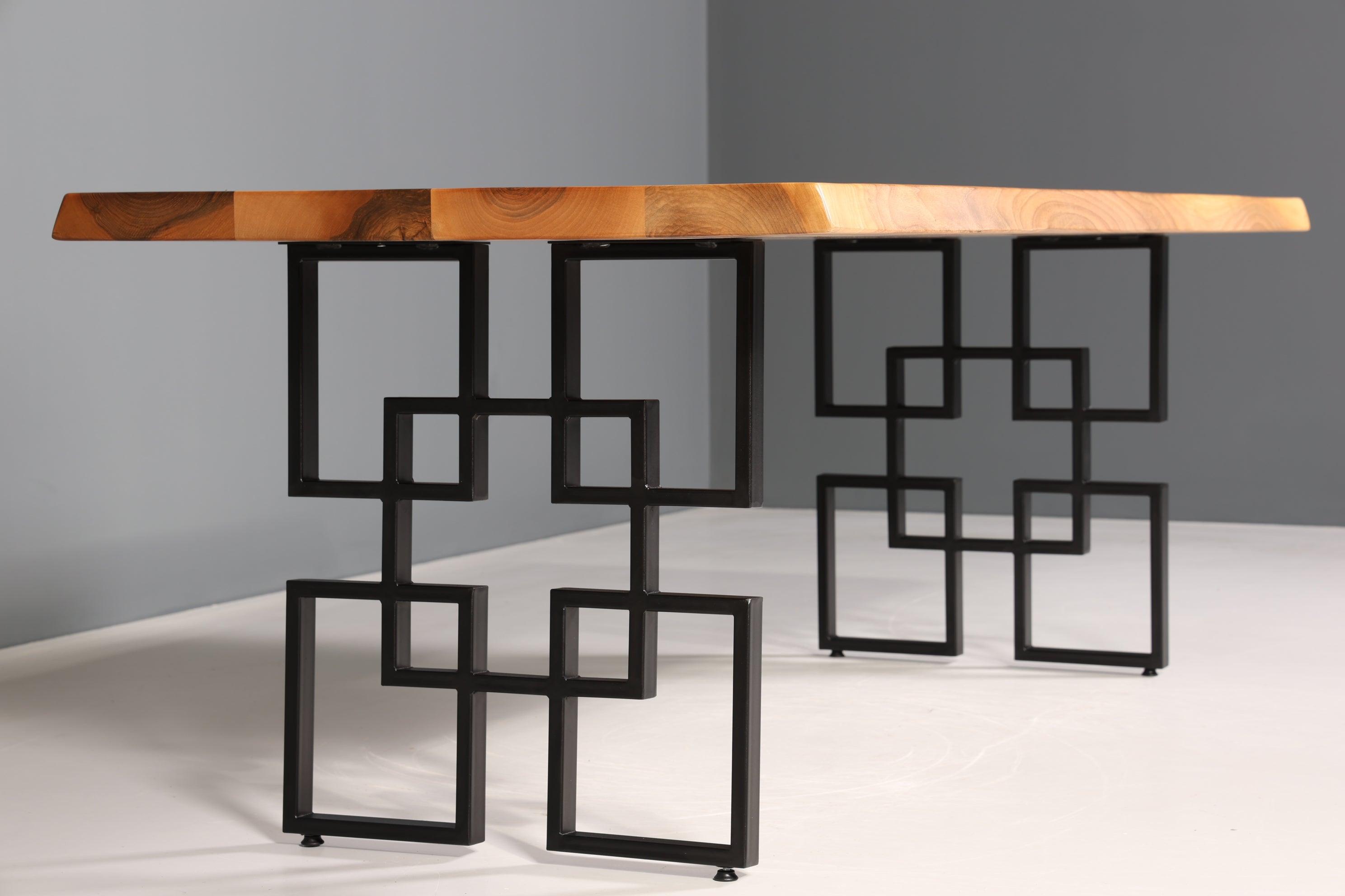 Wunderschöner Nussbaum Tisch 220cm-95cm Esszimmer Tisch Baumkanten Platte massiv Holz Küchentisch