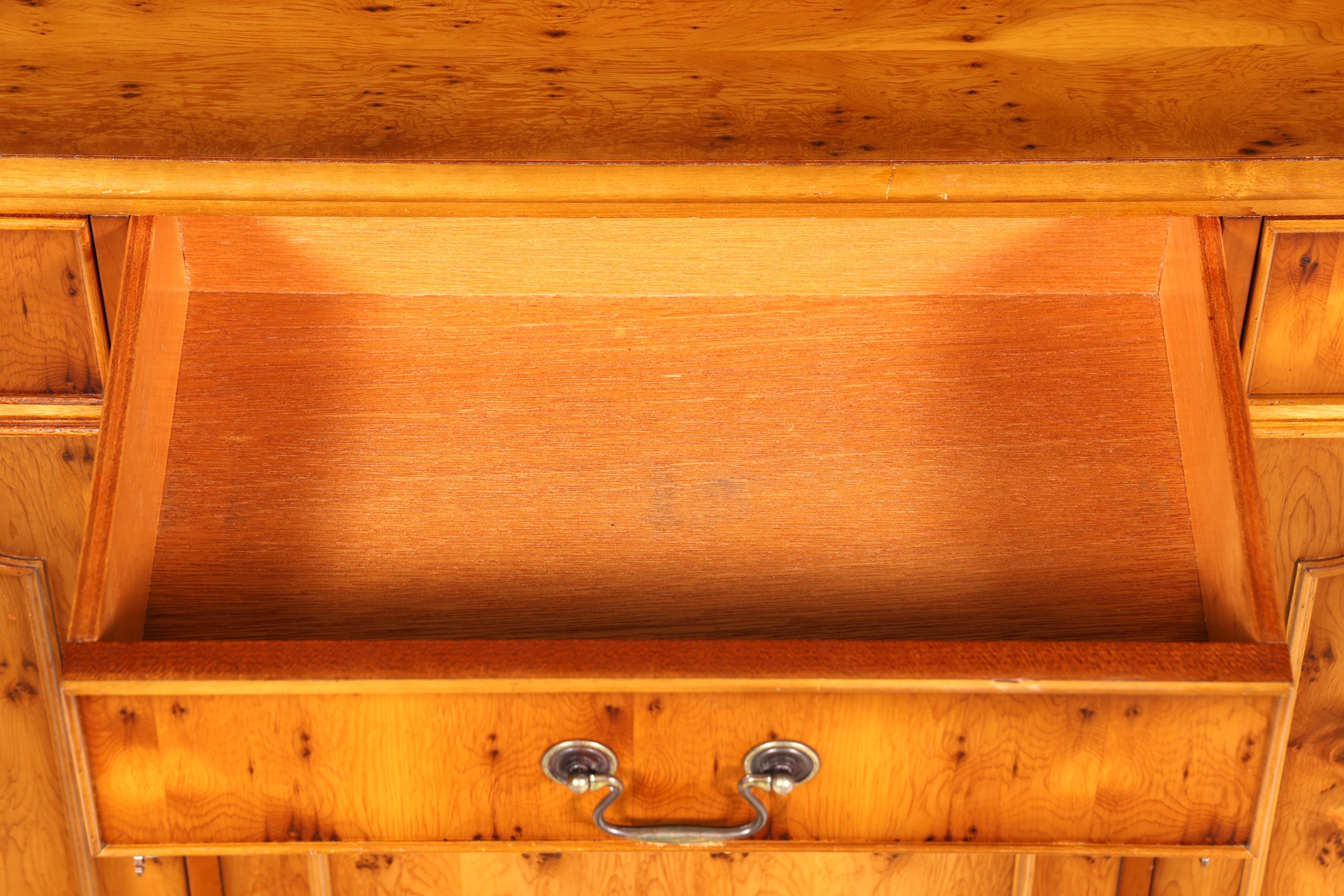 Wunderschönes Englisches Sideboard Schrank Antik 60s Buffetschrank Kommode