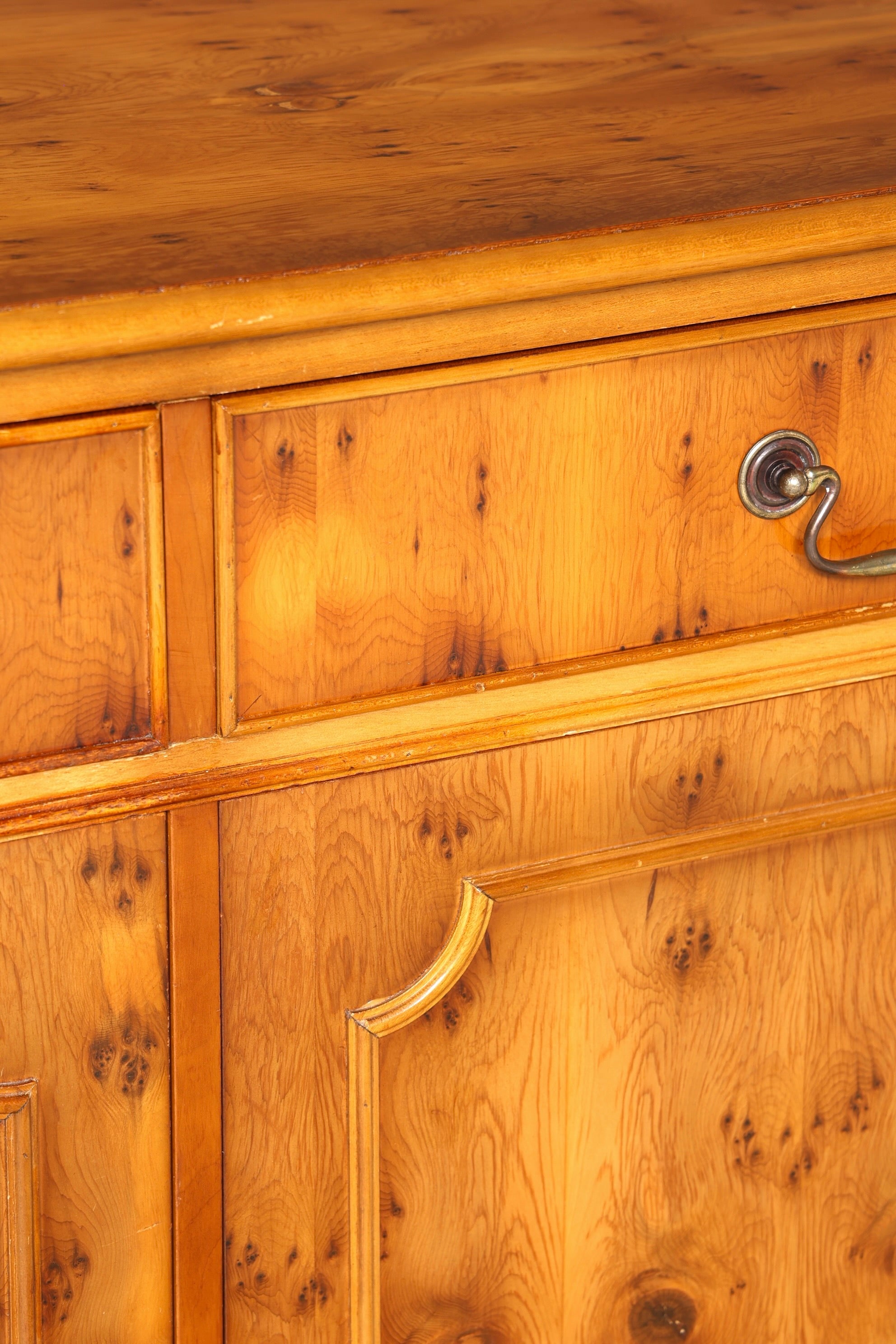 Wunderschönes Englisches Sideboard Schrank Antik 60s Buffetschrank Kommode