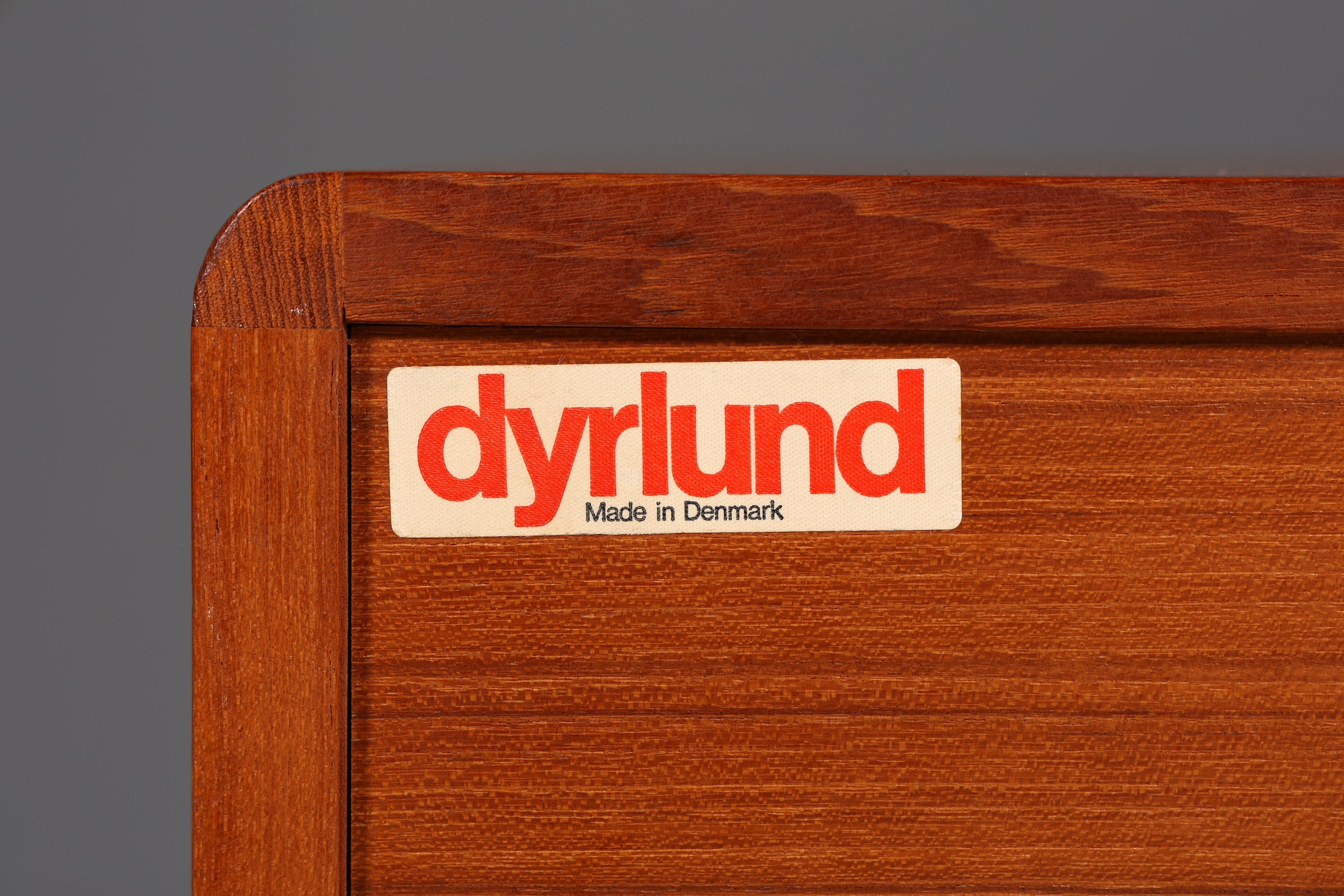 Wunderschöner Mid Century Schrank Original Dyrlund Sideboard Danish Design Teak Holz TV Schrank 60s