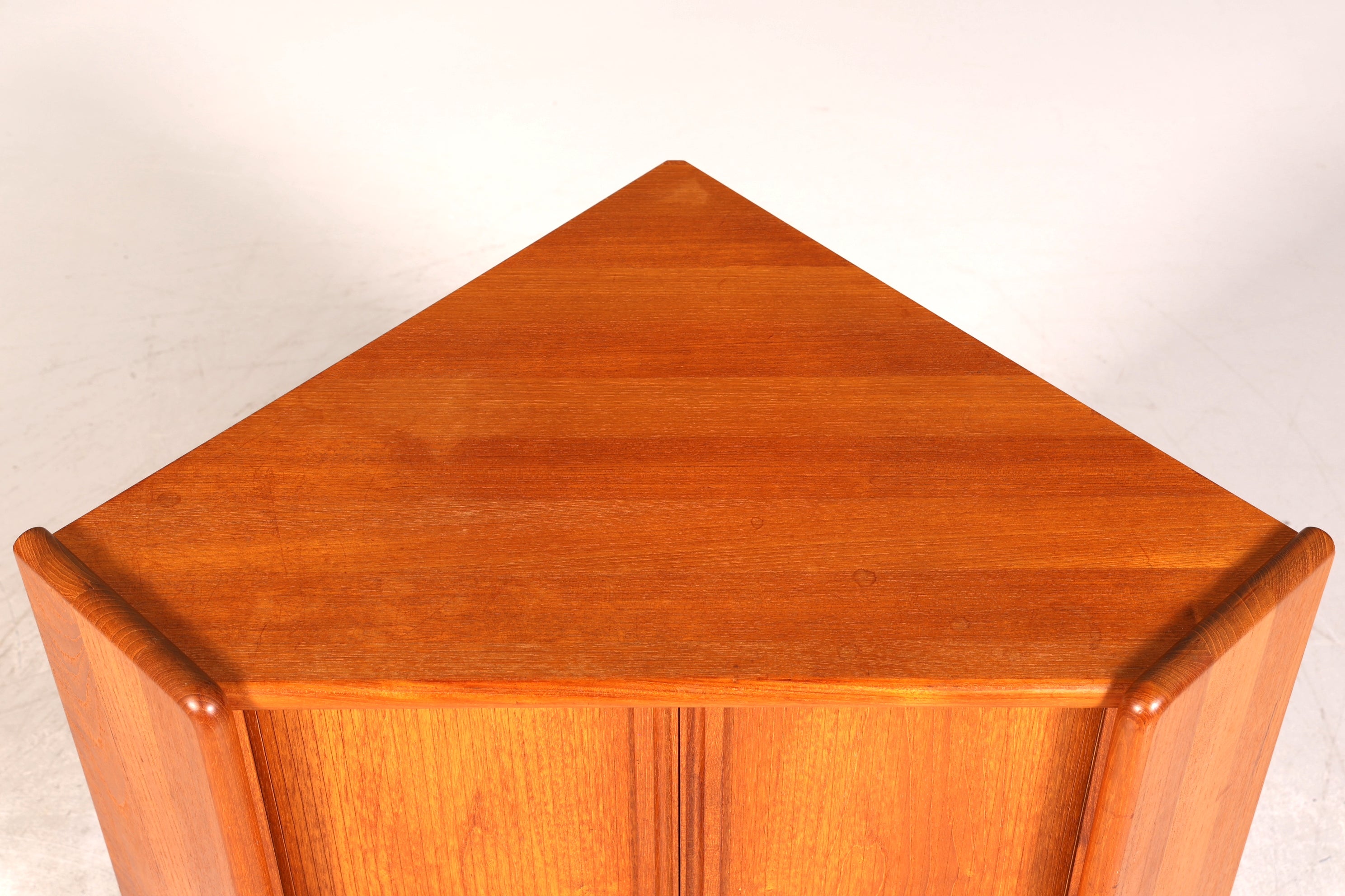 Wunderschöner Mid Century Eckschrank Original Dyrlund Schrank Danish Design Teak Holz Regal 60s