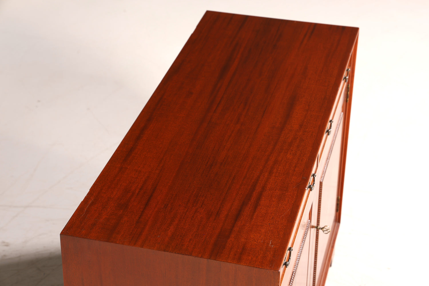 Wunderschöne Englische Kommode Holz TV Schrank echt Holz Antik Sideboard 1 von 2