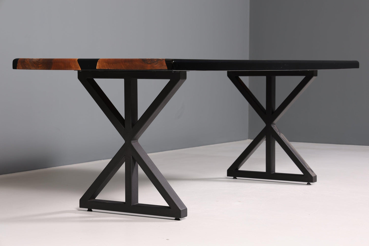 Wunderschöner Epoxidharz Tisch 220-90 cm Epoxy Schwarz Nussbaum Esszimmer Tisch