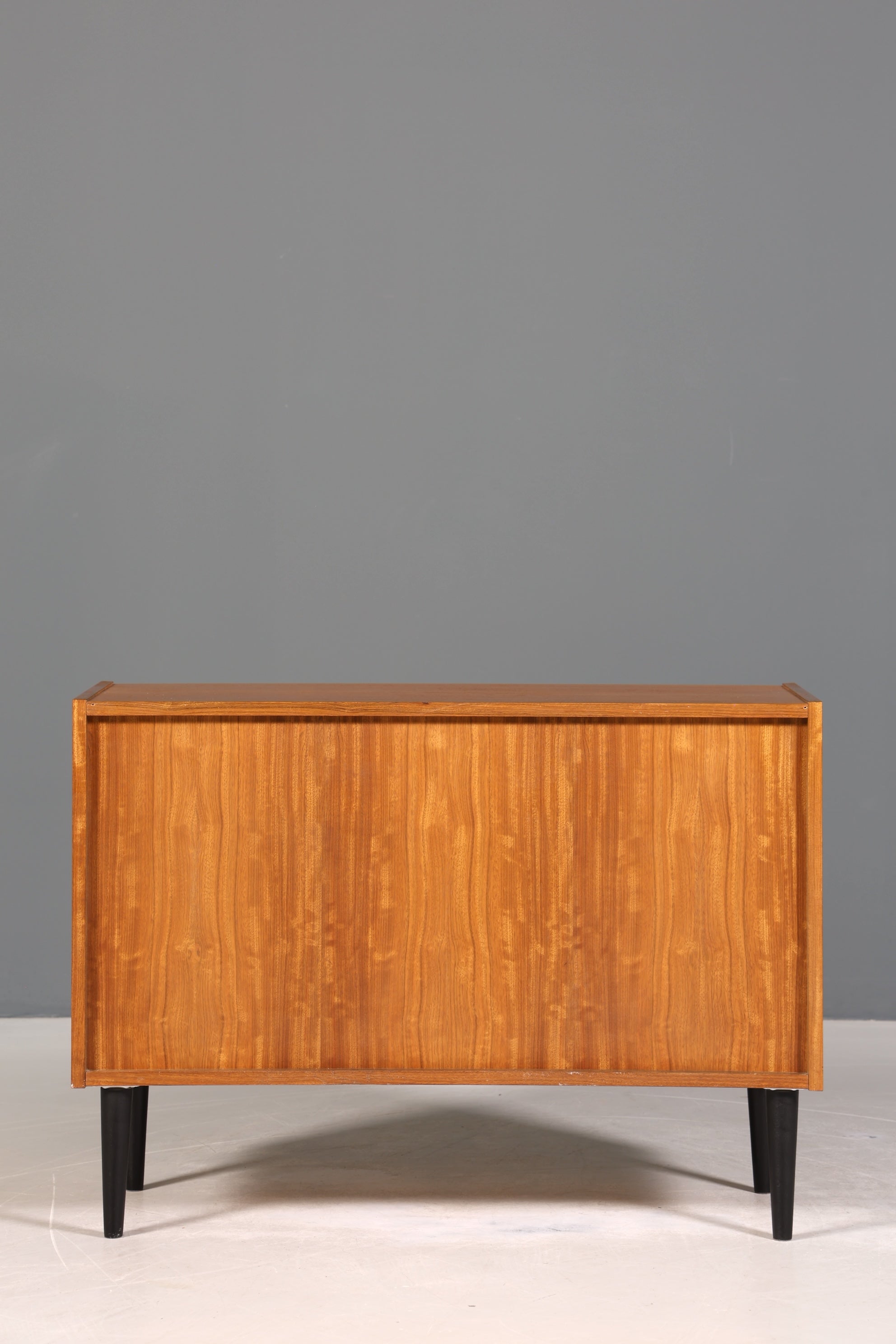 Schlichter Mid Century Schrank Vintage Retro Kommode Flur Kommode 60s VEB Regal Sideboard 3 von 3