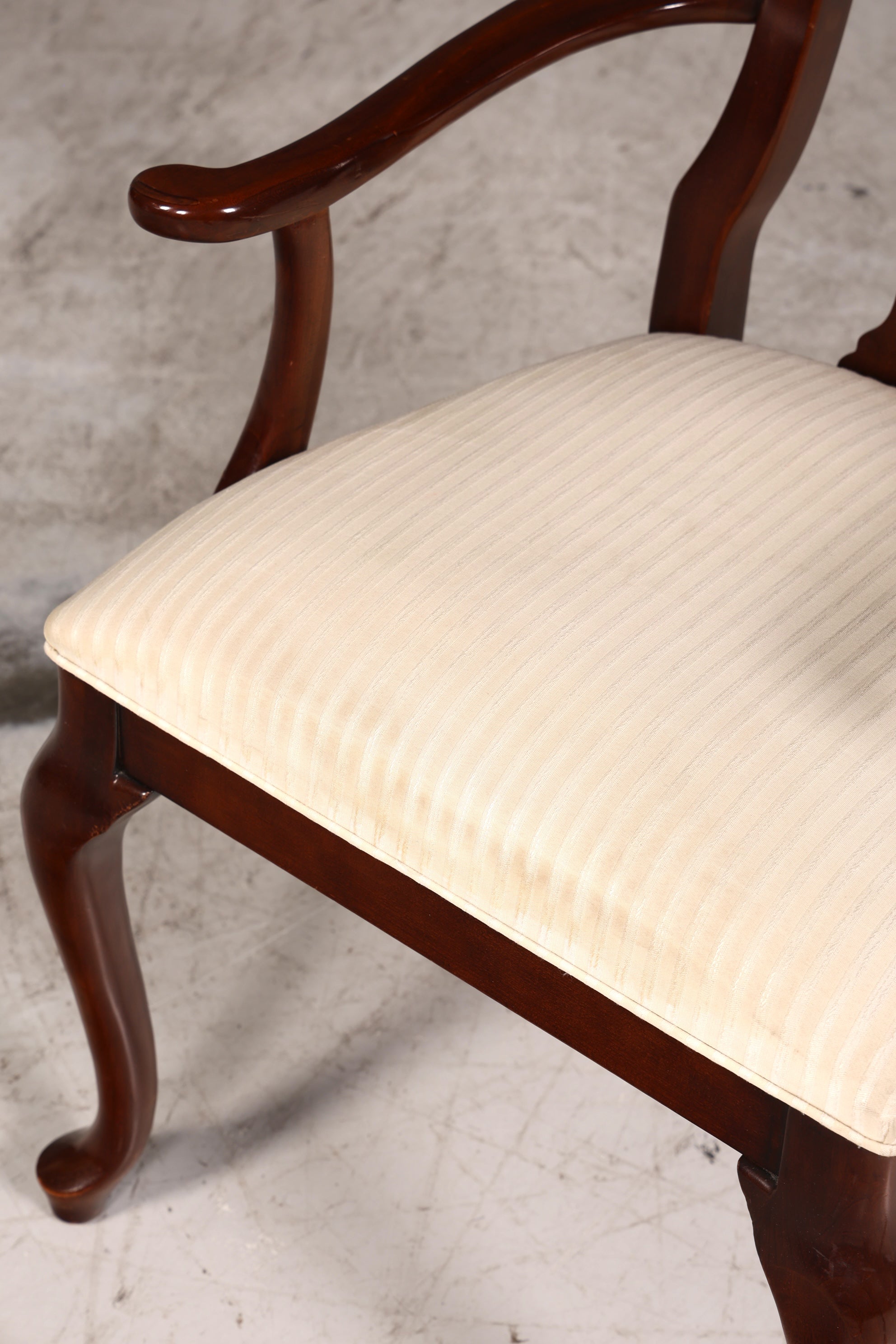 F140 Finish 2v2 DREXEL Wunderschöner Englischer Stuhl UK Küchenstuhl Antik Stil Sekretär Stuhl Polsterstuhl