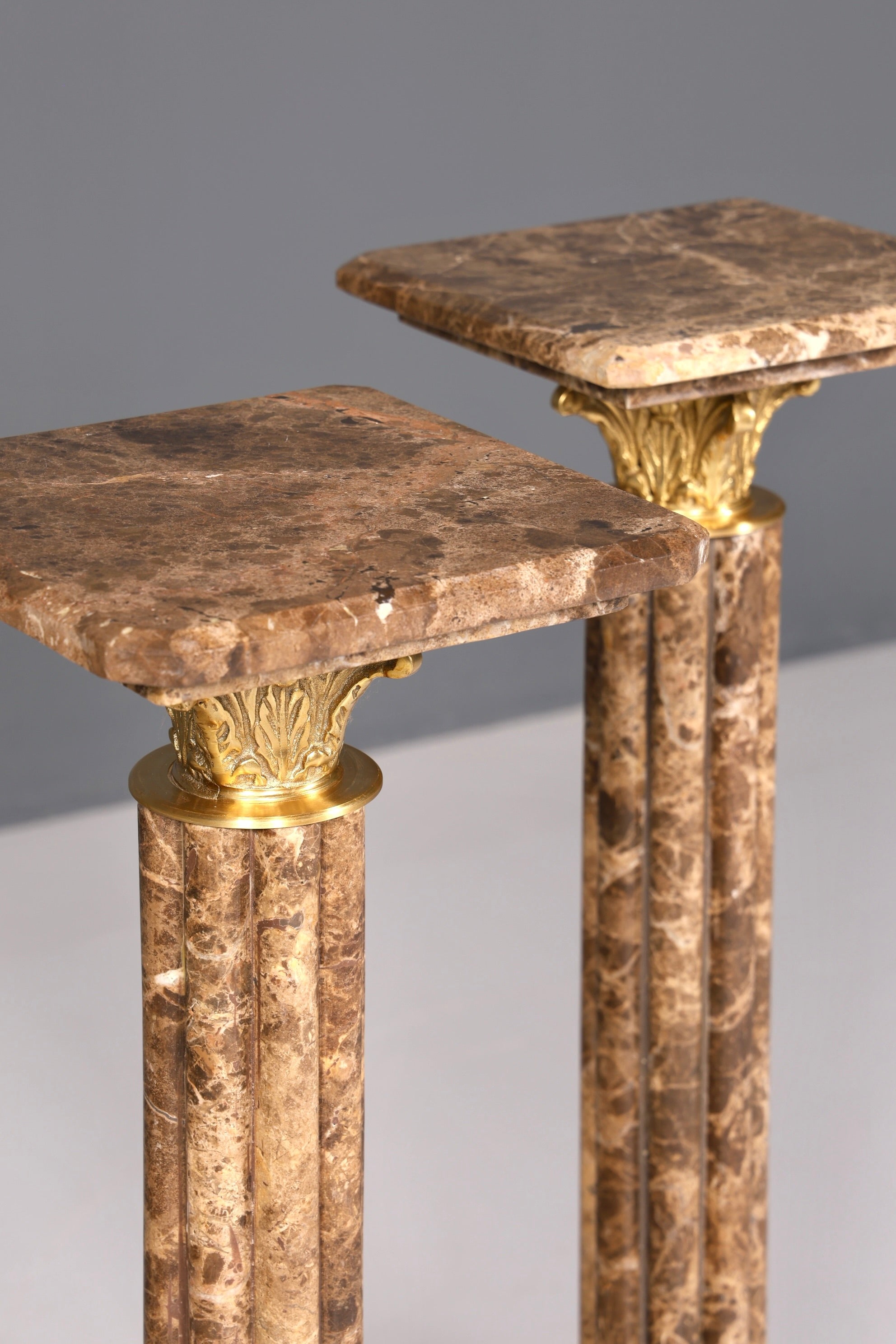 Edle Barock Stil Säule Marmor Louis XV Blumensäule Naturstein Sockel Ablage