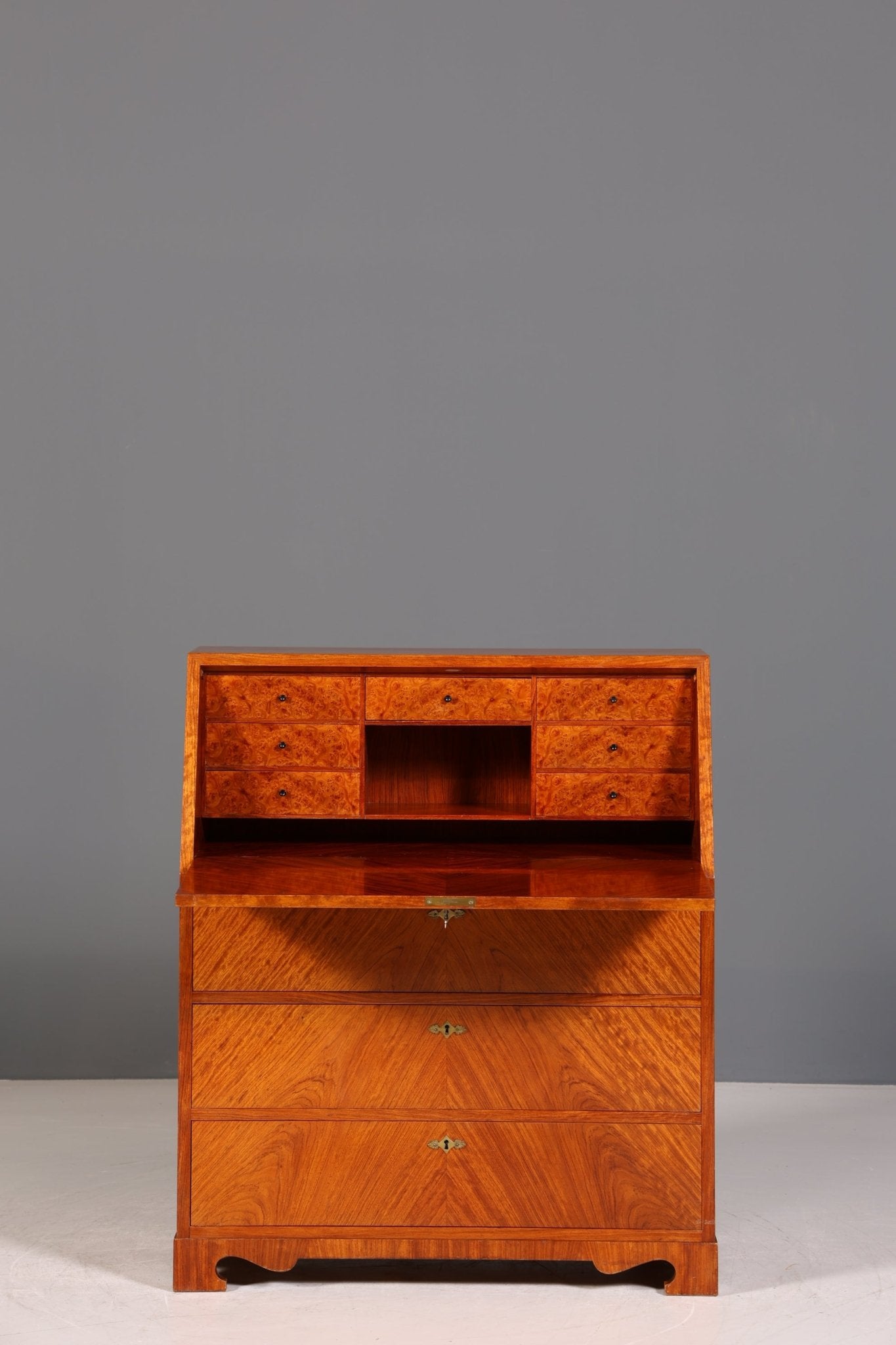 Stilvoller Sekretär im Art Deco Stil Antik um 1930 Büro Bauhaus Kommode Schreibkommode
