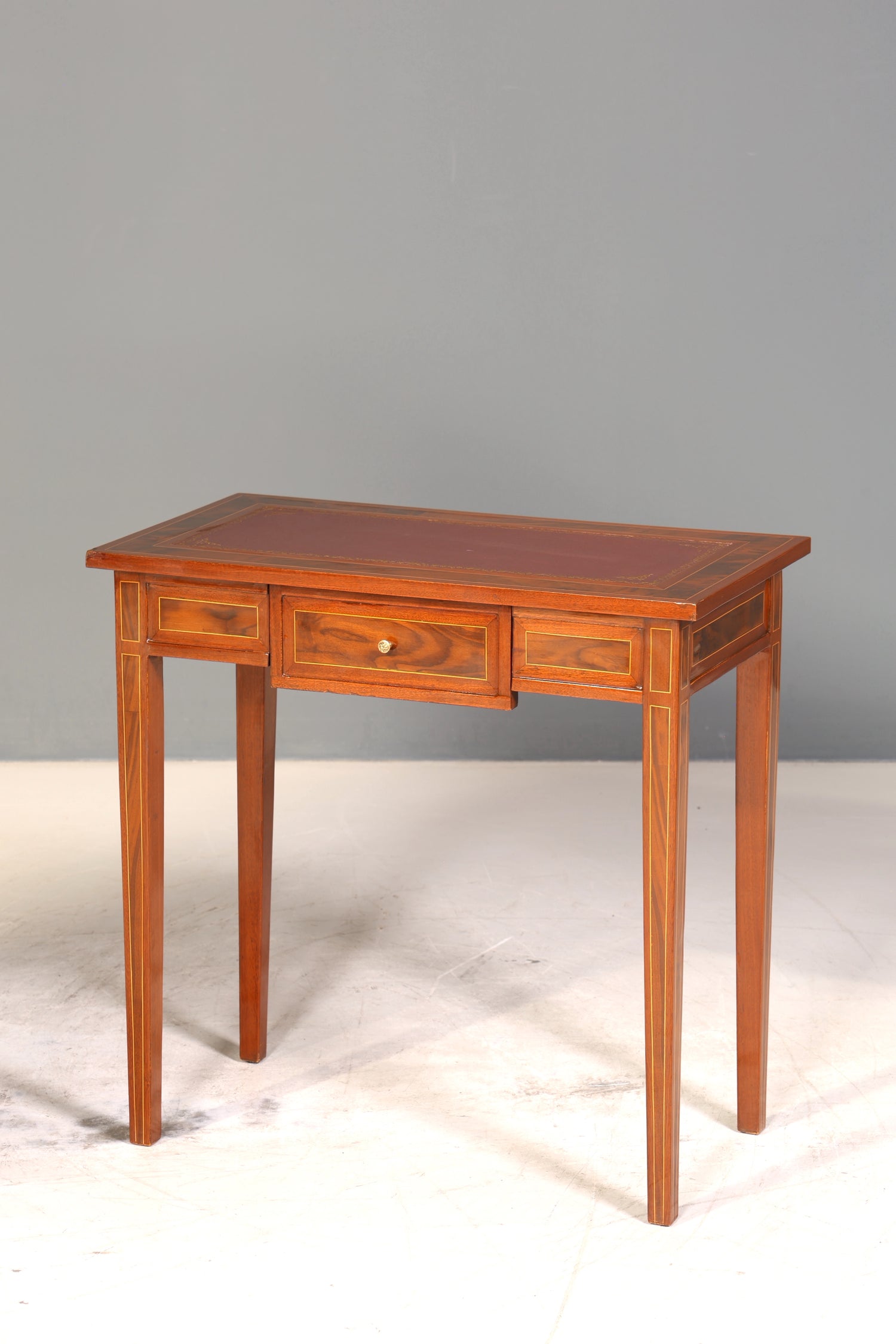 Beautiful delicate desk French desk antique style office table
