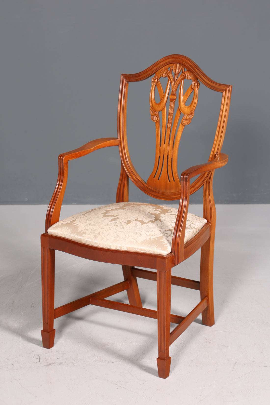 Wunderschöner Englischer Stuhl Armlehnstuhl Eibe Antik Sekretär Stuhl UK Polsterstuhl 1 von 2