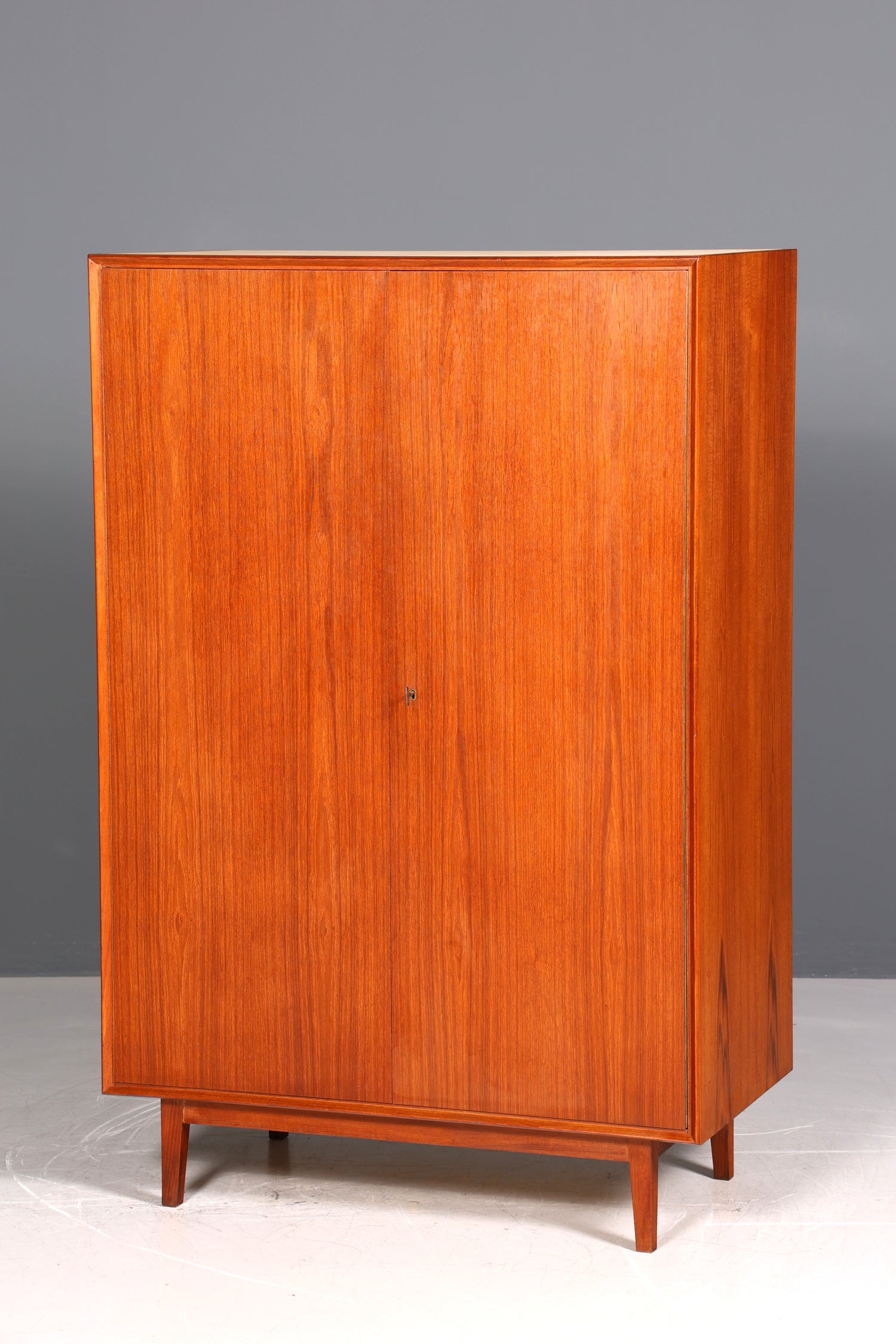 Traumhafter Mid Century Kleiderschrank Vintage Schrank Retro Danish Design Teak Wäscheschrank Dielenschrank