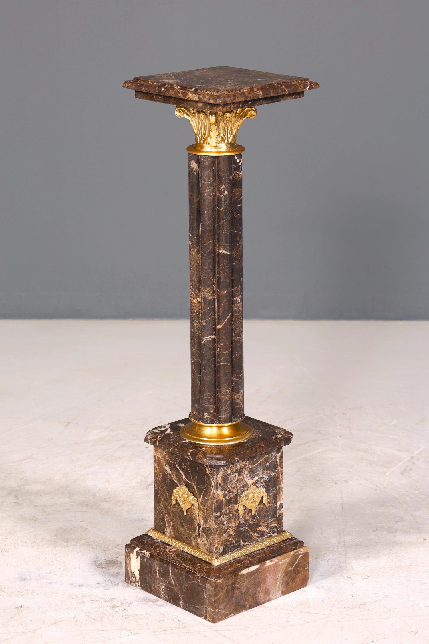 Edle Barock Stil Säule Louis XV Marmor Blumensäule Naturstein Sockel Ablage