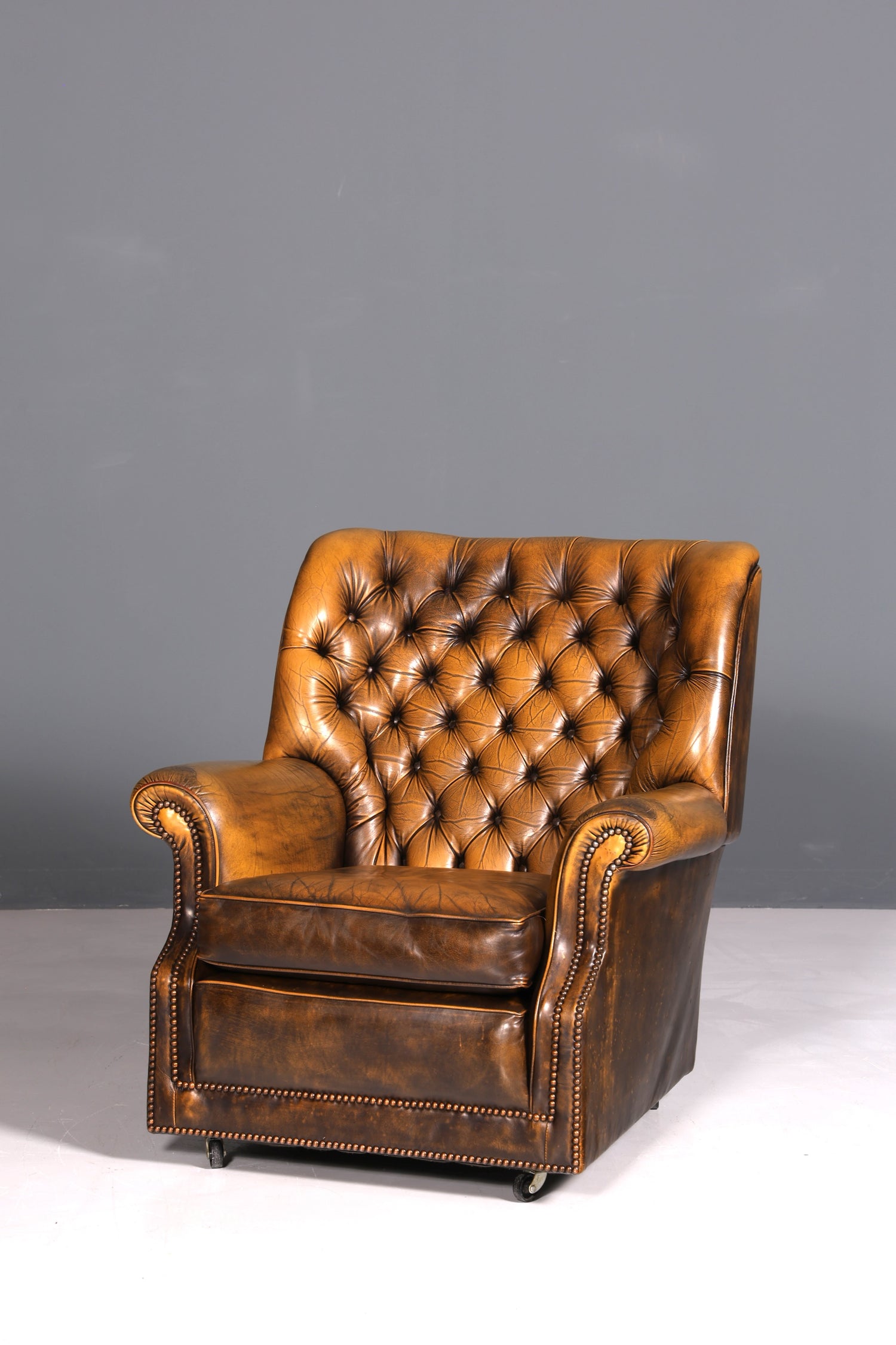 Stilvoller Original Chesterfield Sessel Englischer Armlehnsessel Englisch Herrensessel 1 von 2